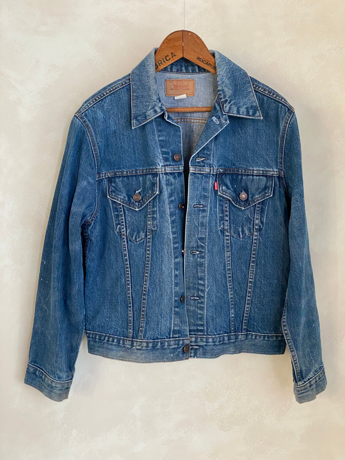 Size 42US / 52EU .Vintage Levis 2 pockets made in USA in the 70s to the mid 80s
