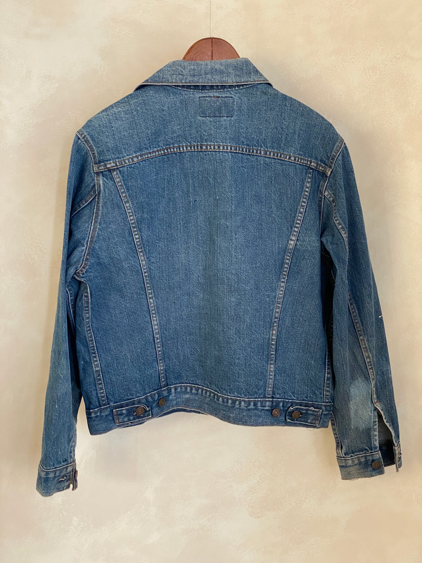 Size 42US / 52EU .Vintage Levis 2 pockets made in USA in the 70s to the mid 80s