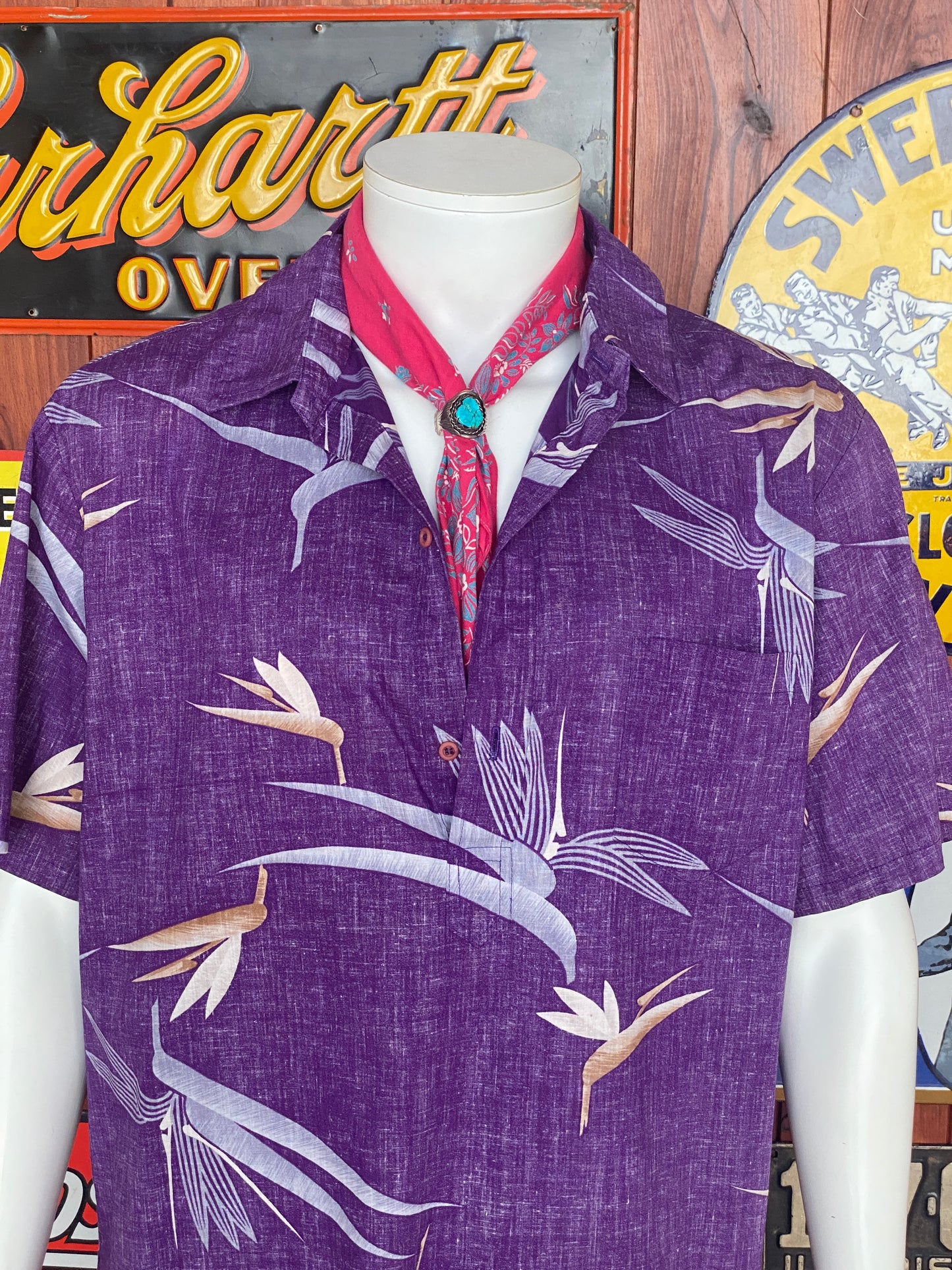 Small. Vintage 80s Hawaiian cotton shirt