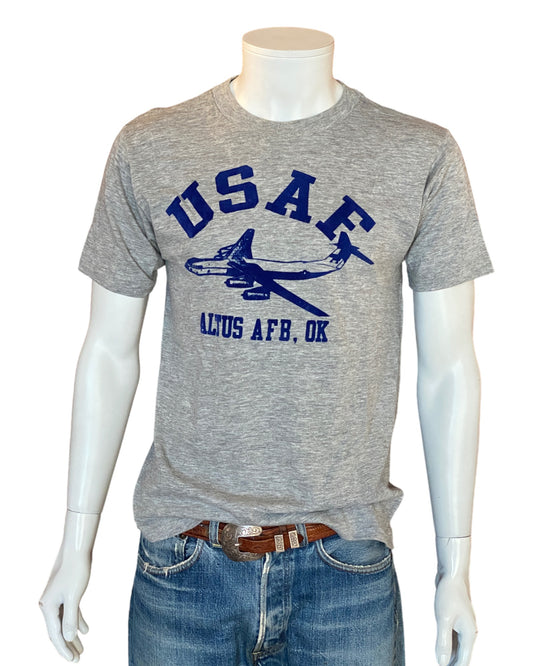 Large. USAF  vintage 80s t shirt Made In USA