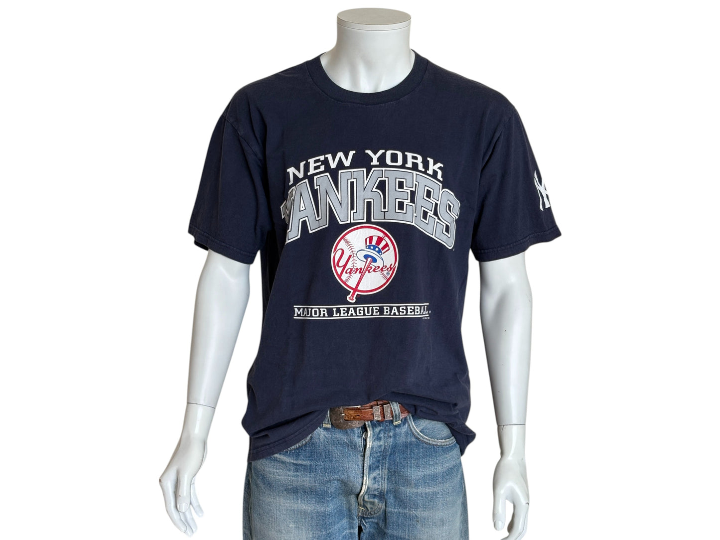 Large. 1990 New York Yankees Lee t shirt Made in Mexico