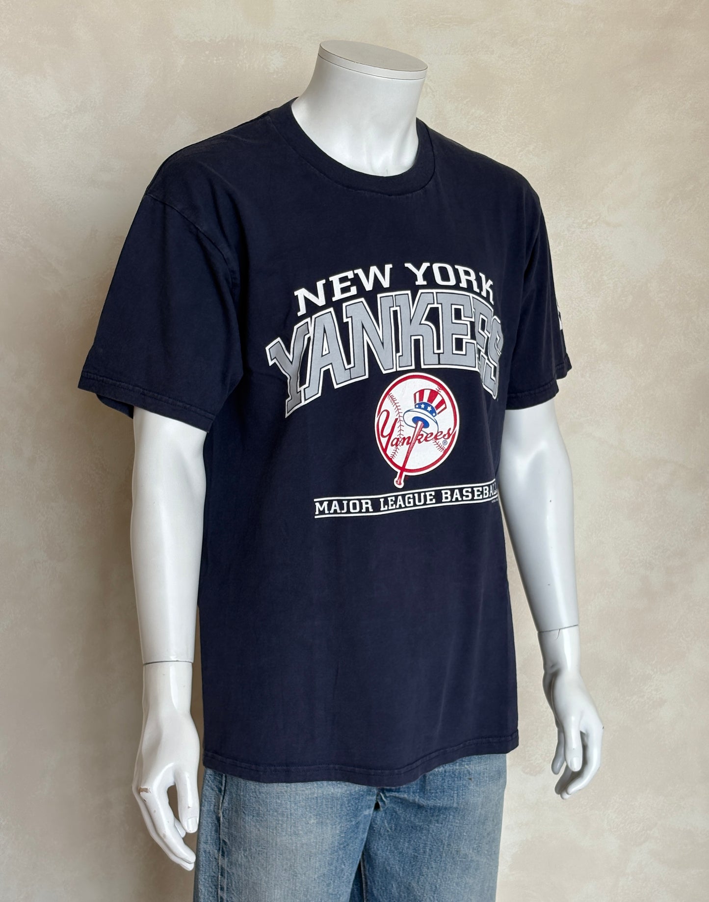 Large. 1990 New York Yankees Lee t shirt Made in Mexico