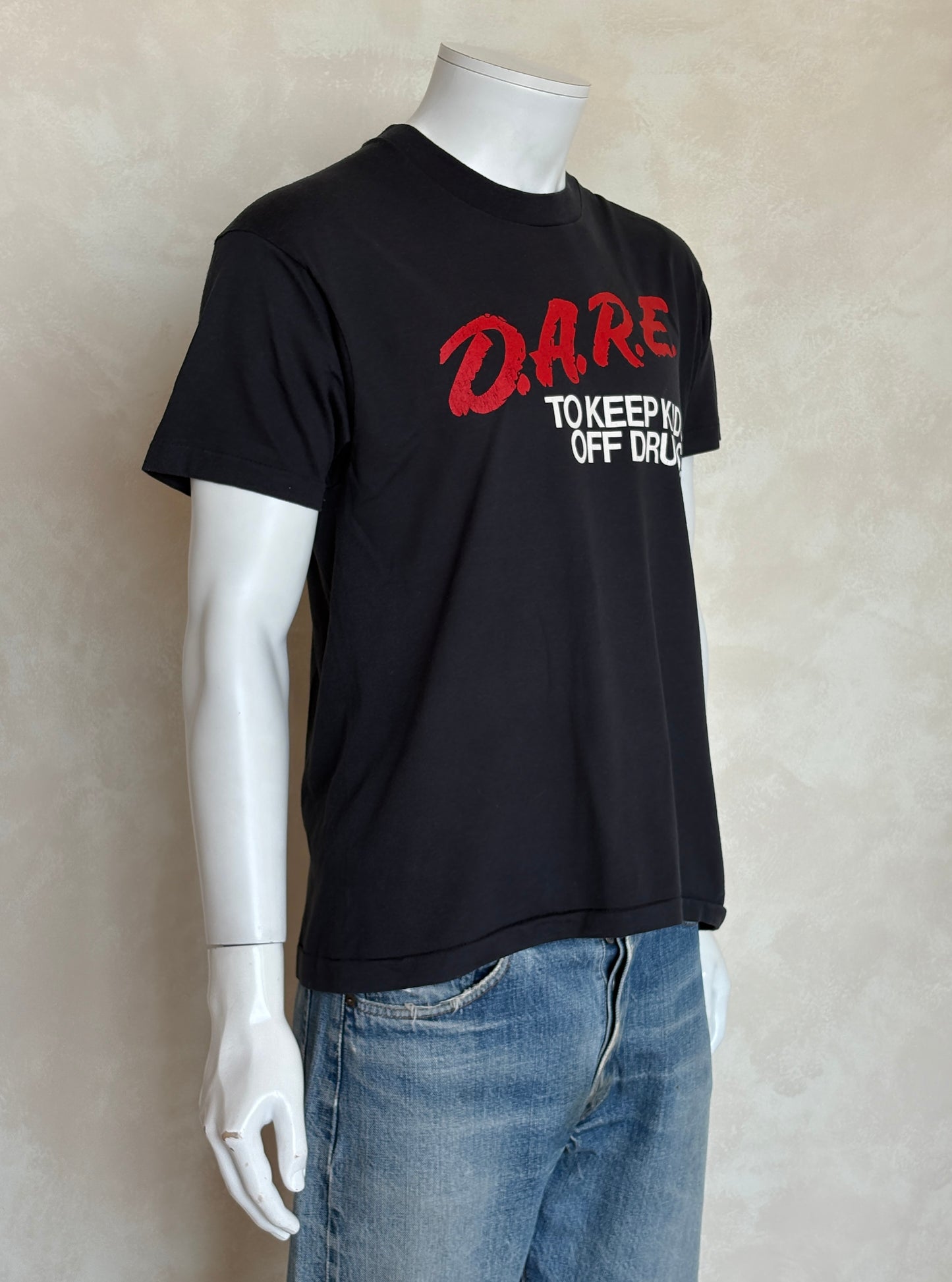Vintage 80s D.A.R.E. T-Shirt 90s Black “To Keep Kids Off Drugs” Anti-Drug Program Tee Bold Red White Graphic. Large