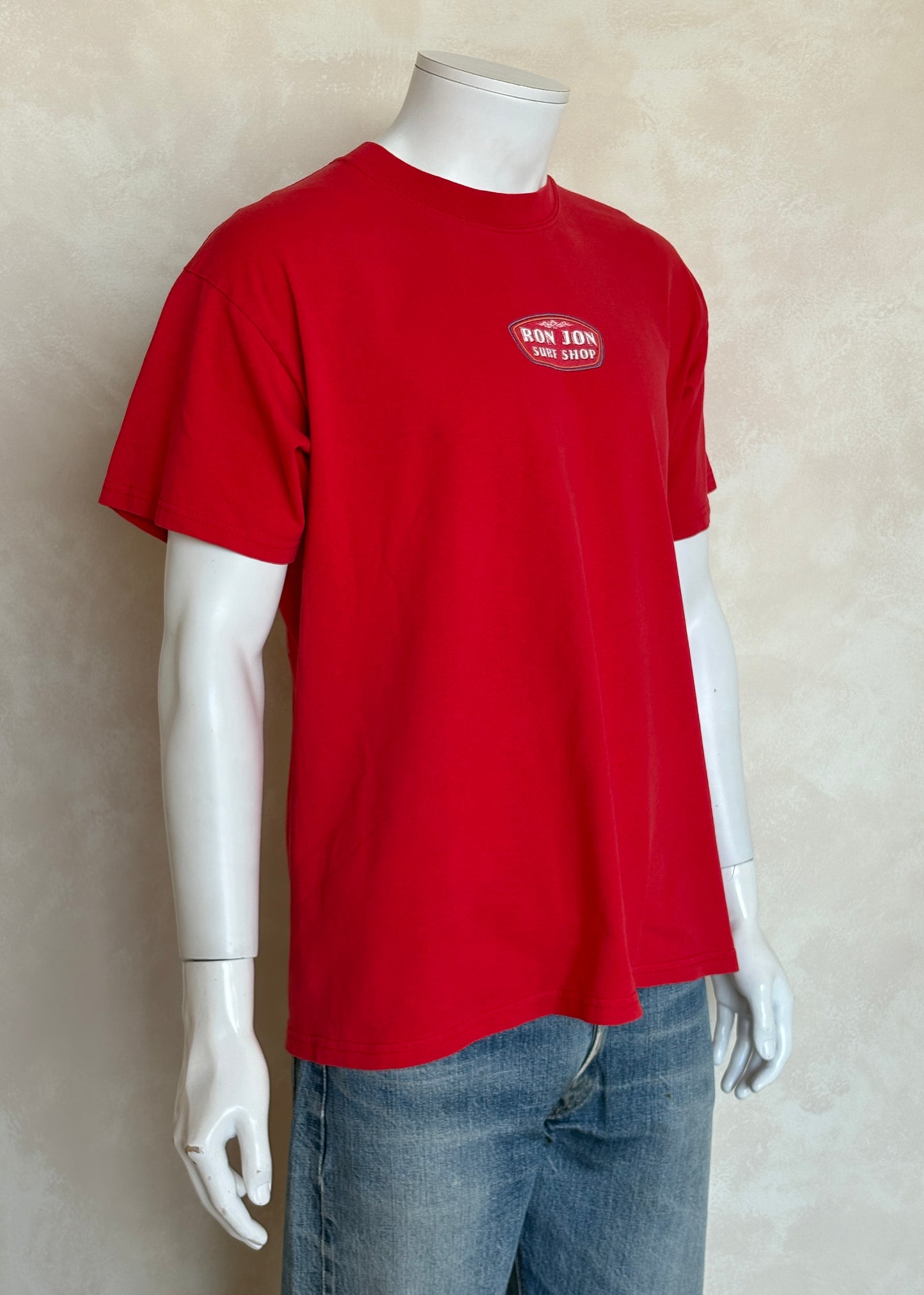 Vintage Ron Jon Surf Shop tee – bold comic-style surfer graphic with pure 90s beach energy. Large