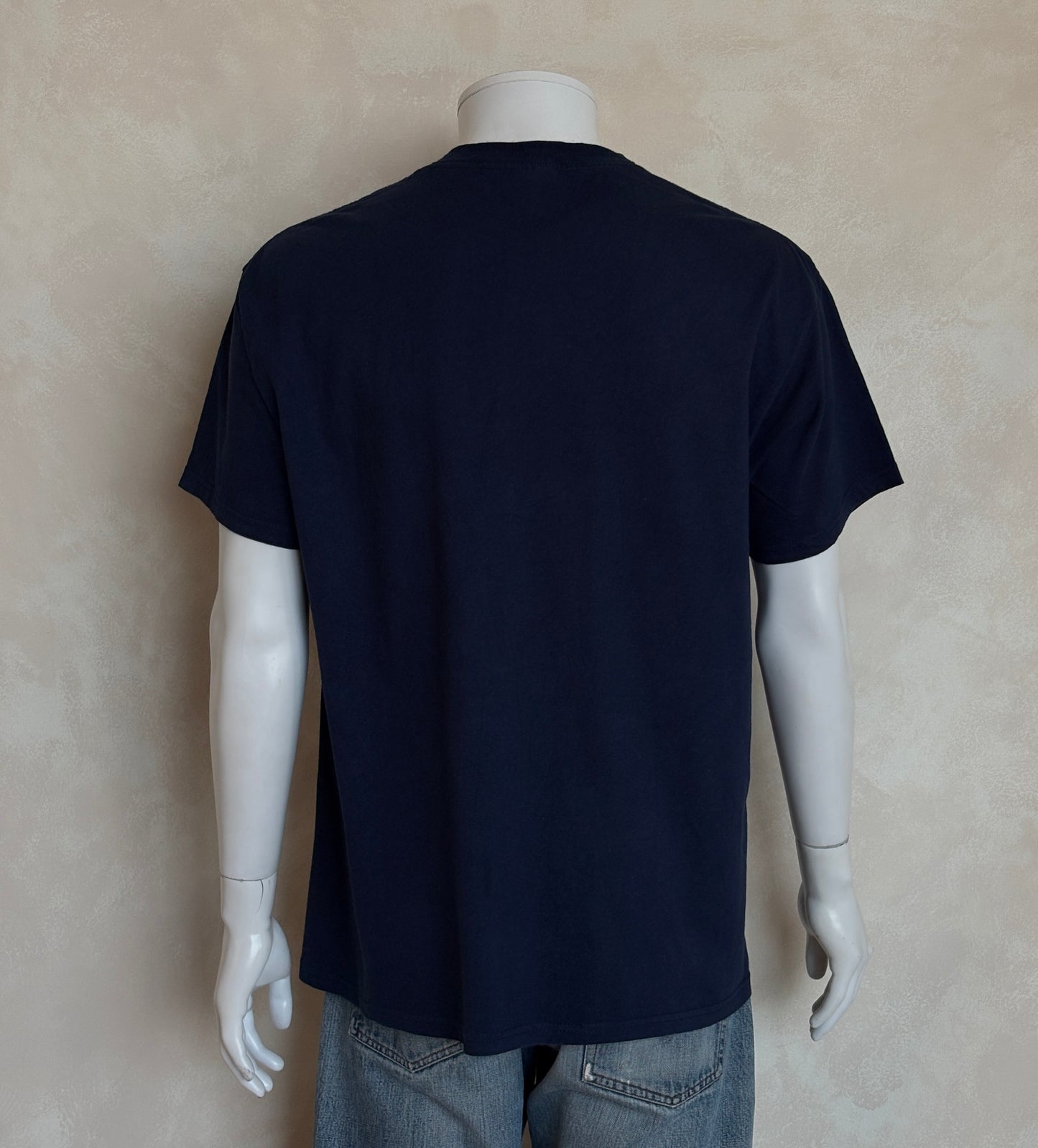 Vintage 90s Late Show with David Letterman tee – classic TV nostalgia in bold collegiate style. Large
