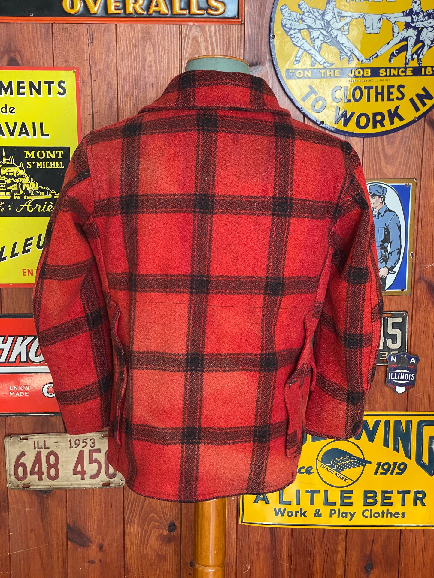 Size Small. Vintage 50s plaid wool hunting jacket Made in USA