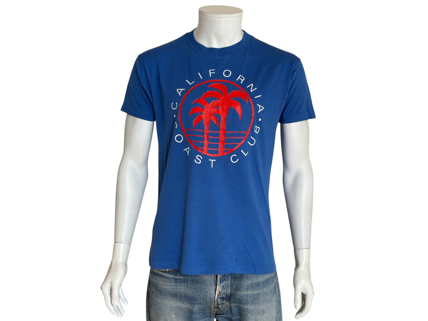 Vintage 80s California Coast Club tee – bold SoCal vibes with retro palm tree print. Large