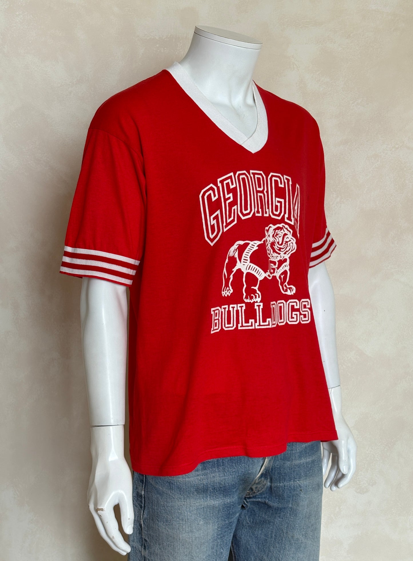 Vintage 90s Georgia Bulldogs jersey tee – bold collegiate style with classic mascot print. XL