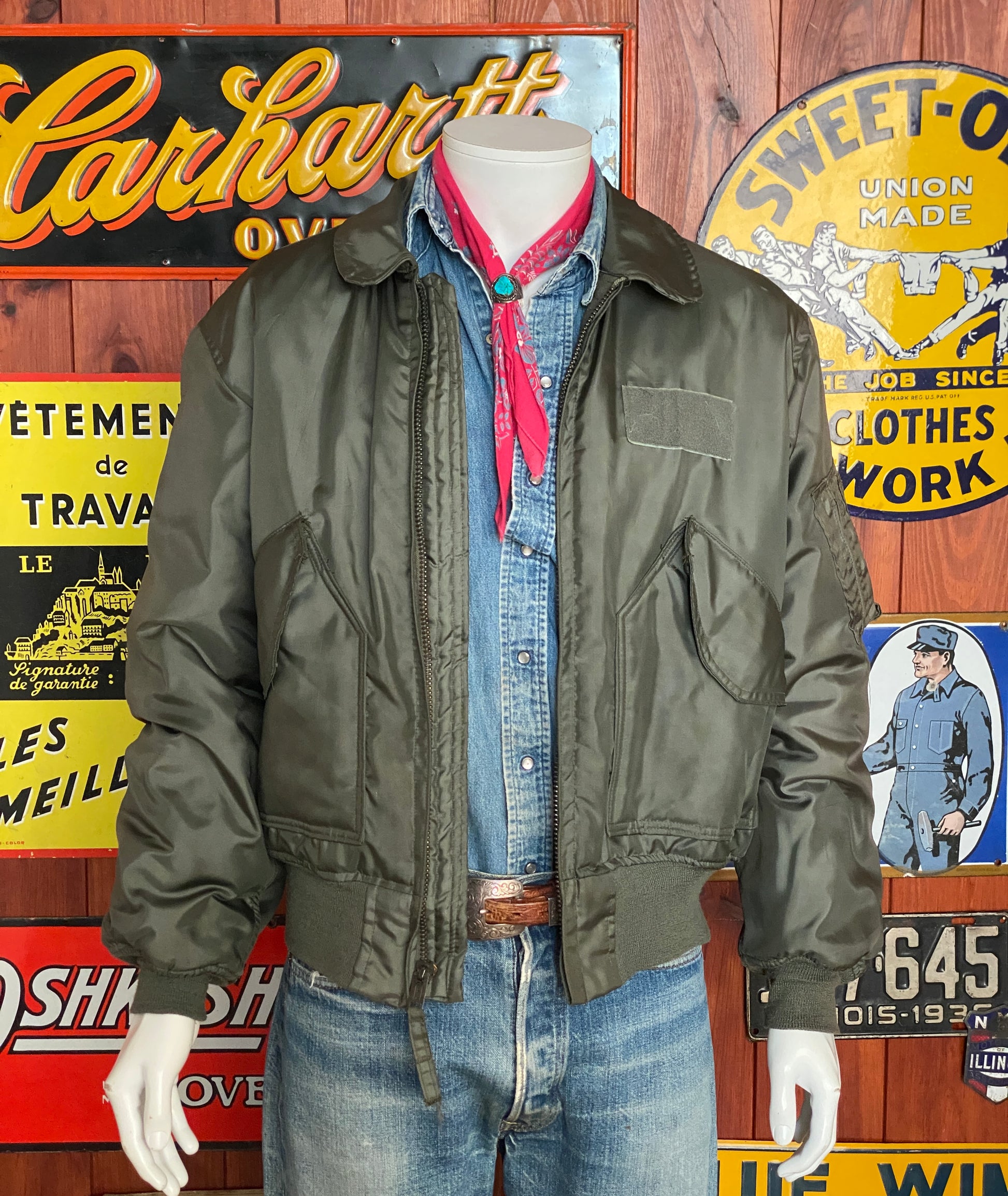 Large Authentic 80s Vintage Pilot Cold Weather Flyers CWU Jacket: Classic Military Apparel
