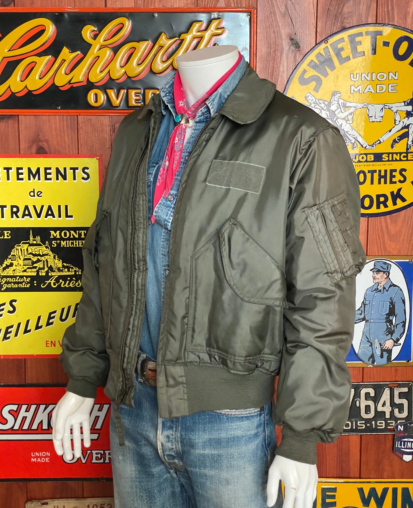 Large Authentic 80s Vintage Pilot Cold Weather Flyers CWU Jacket: Classic Military Apparel