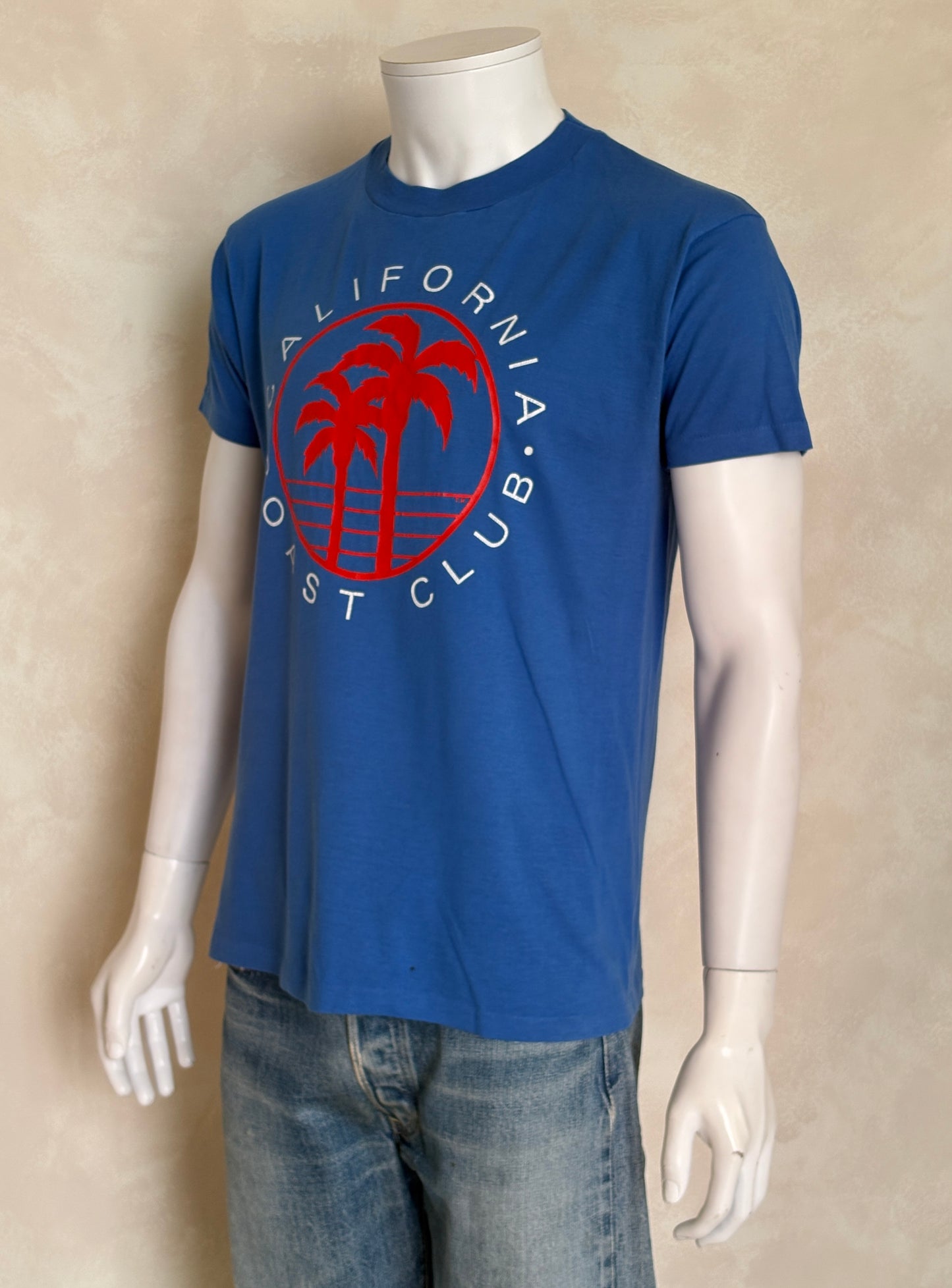 Vintage 80s California Coast Club tee – bold SoCal vibes with retro palm tree print. Large