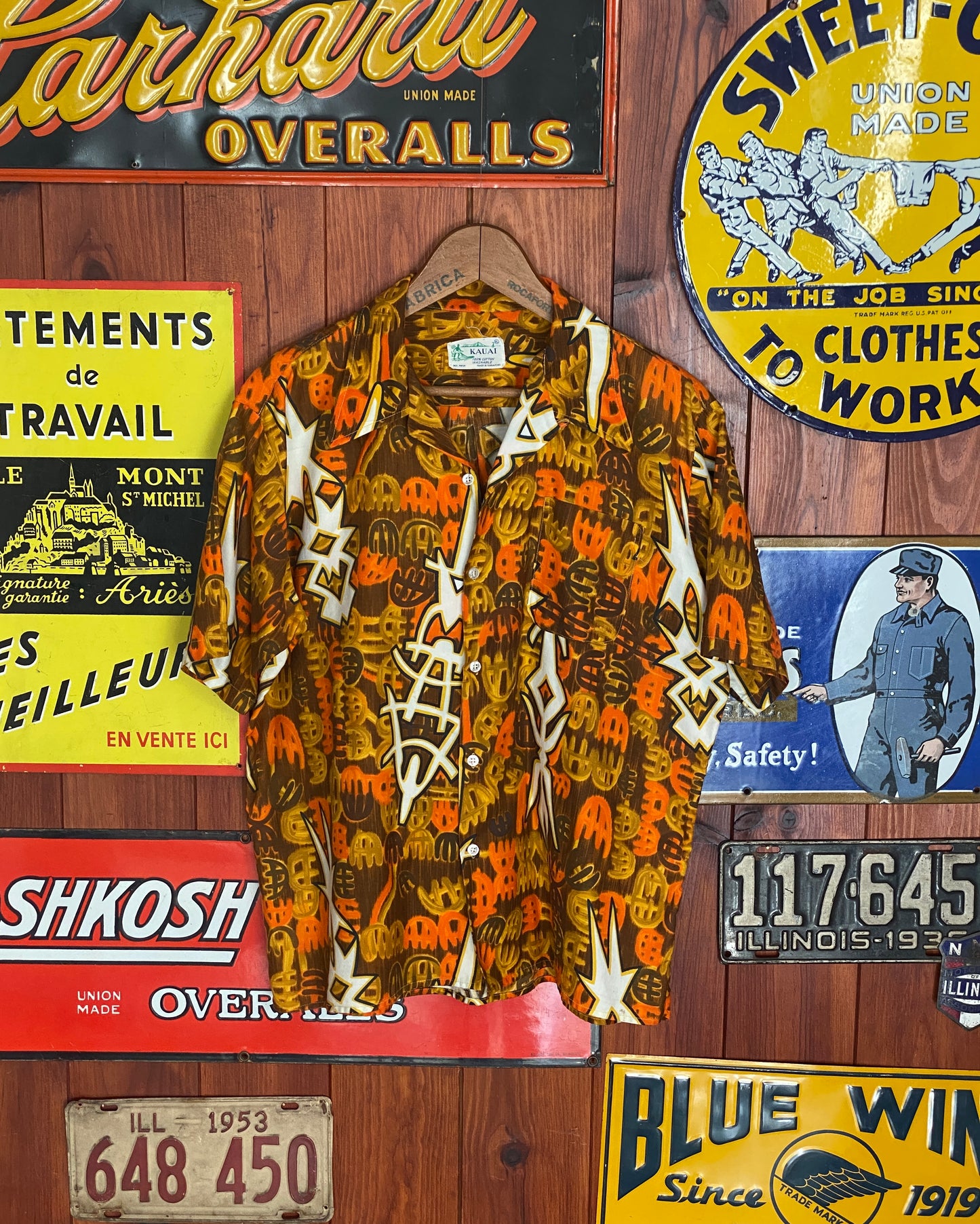XLarge . Vintage 70s Hawaiian cotton shirt Made by Kauai