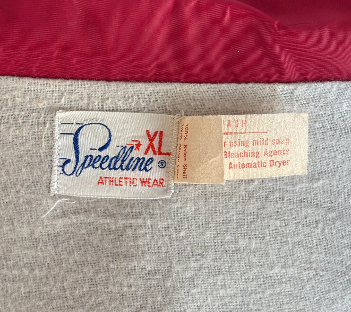 Size XL. Vintage 70s windbreaker made in USA