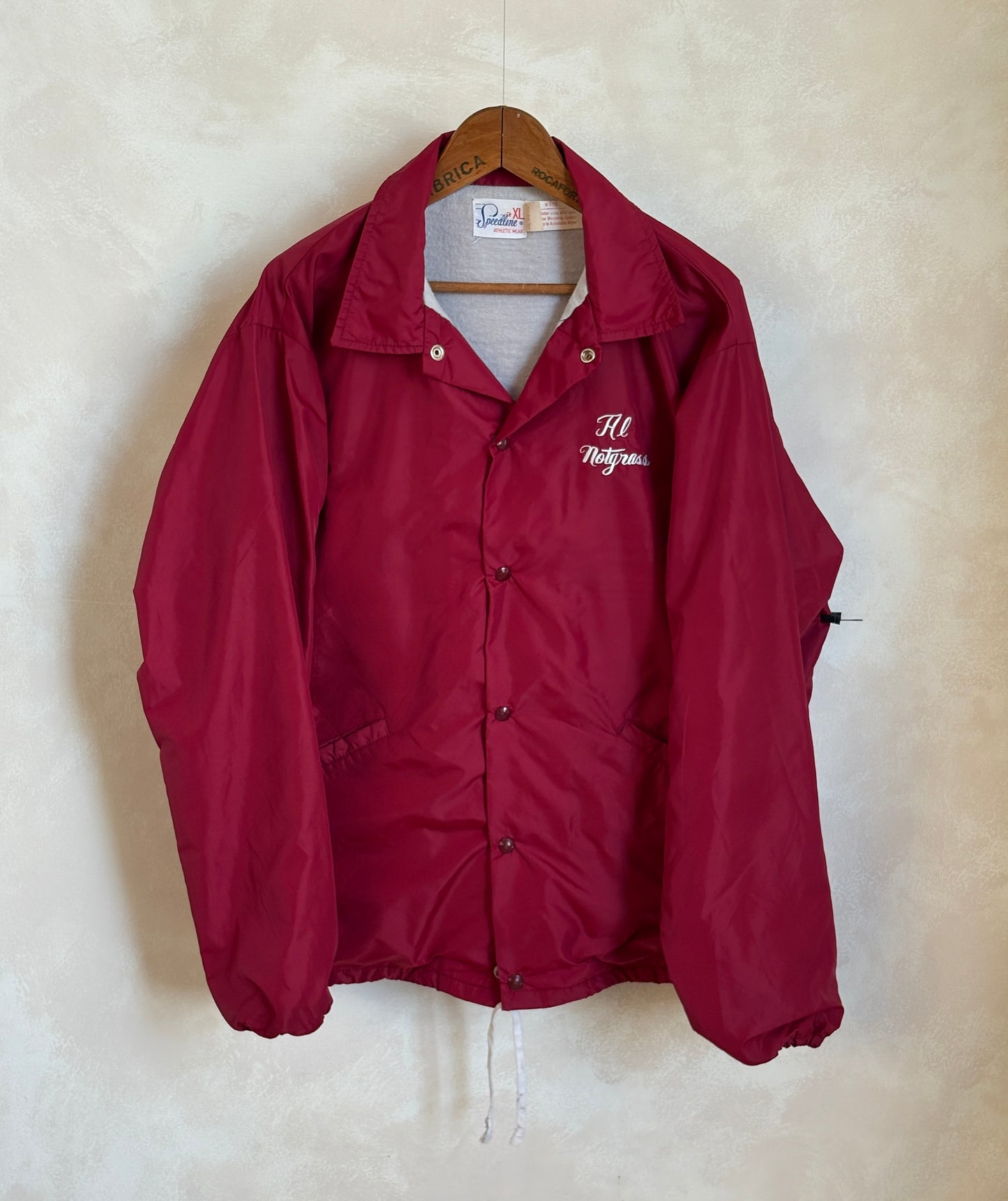 Size XL. Vintage 70s windbreaker made in USA