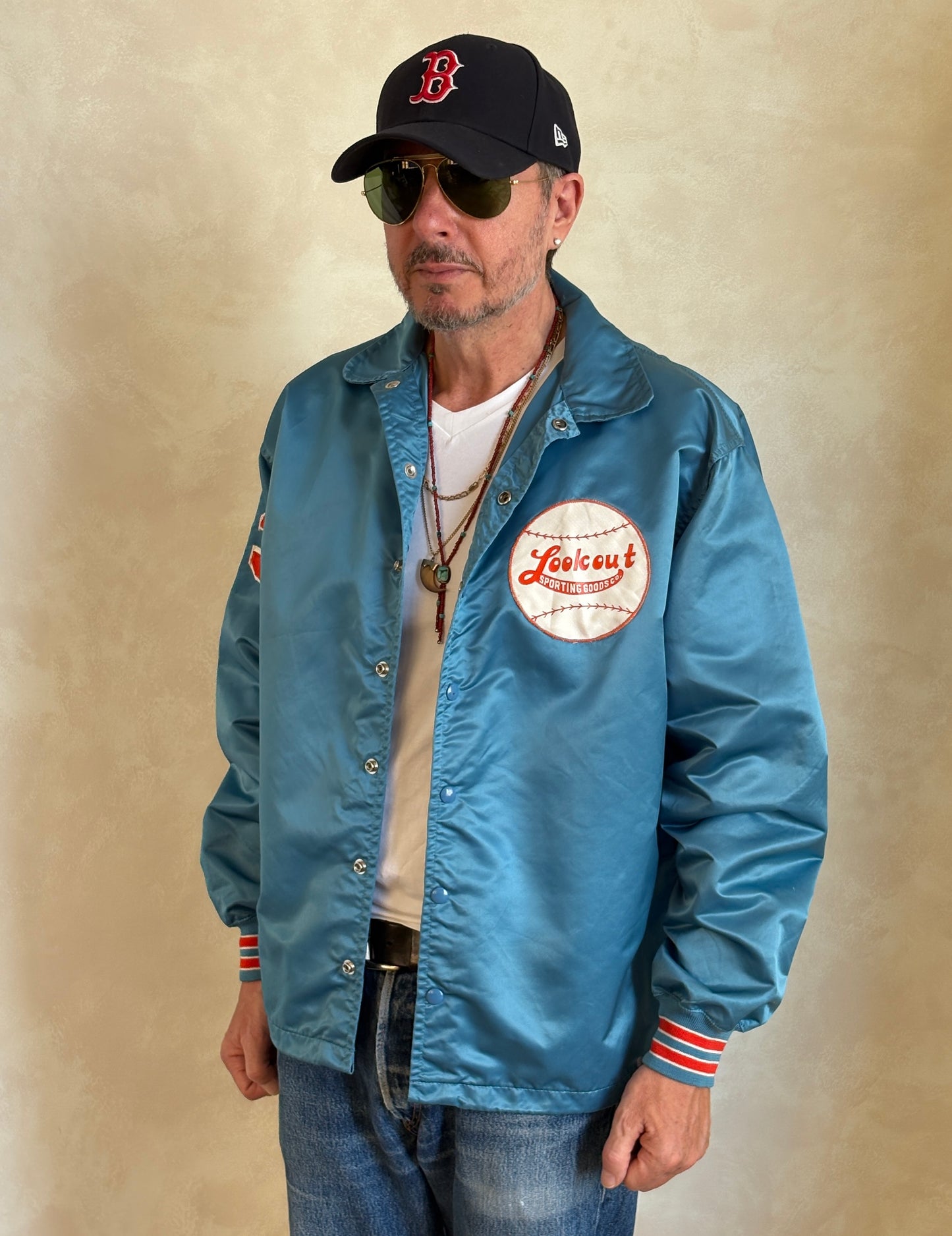 Size XL. Vintage 70s windbreaker made in USA