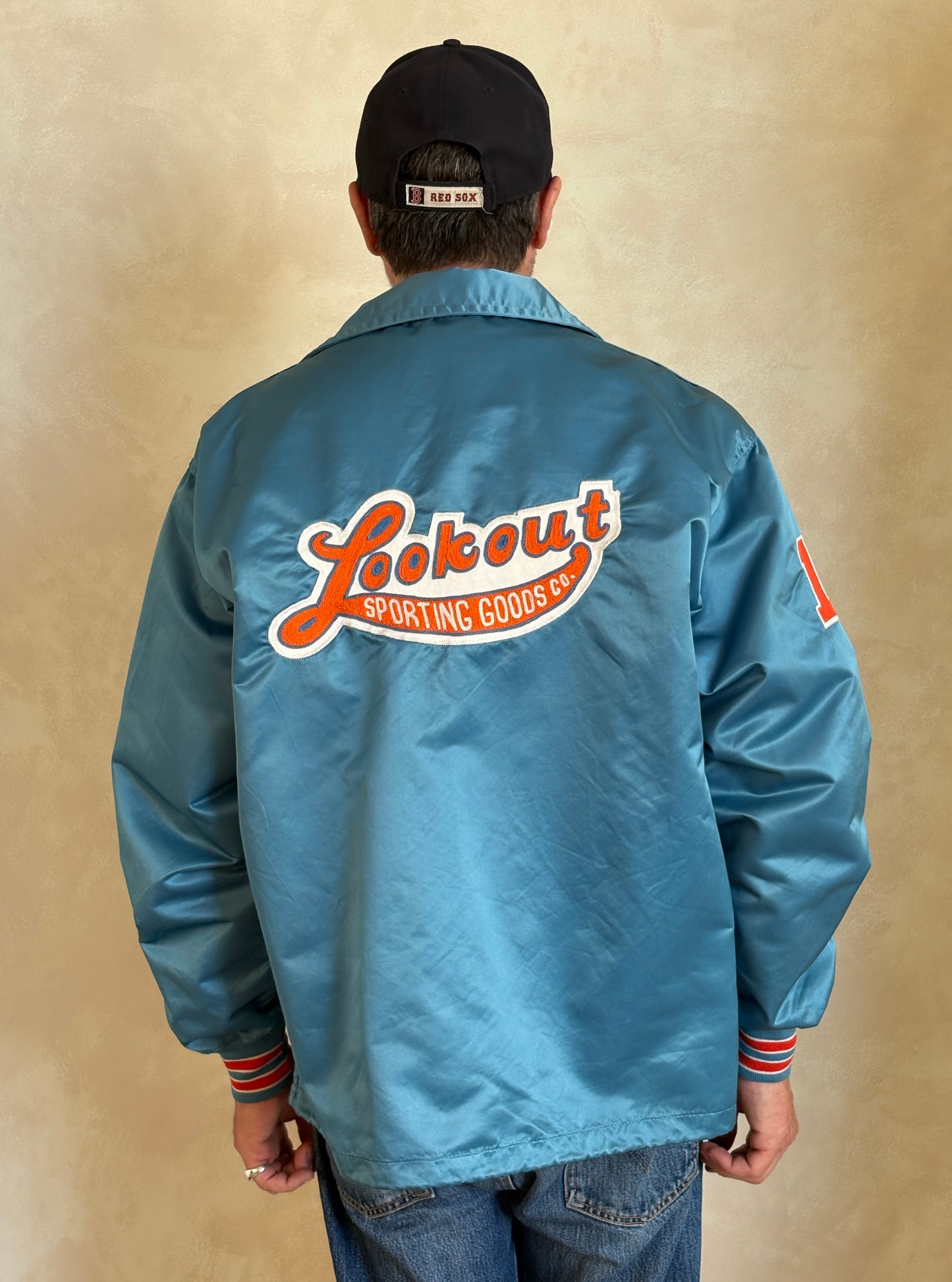 Size XL. Vintage 70s windbreaker made in USA