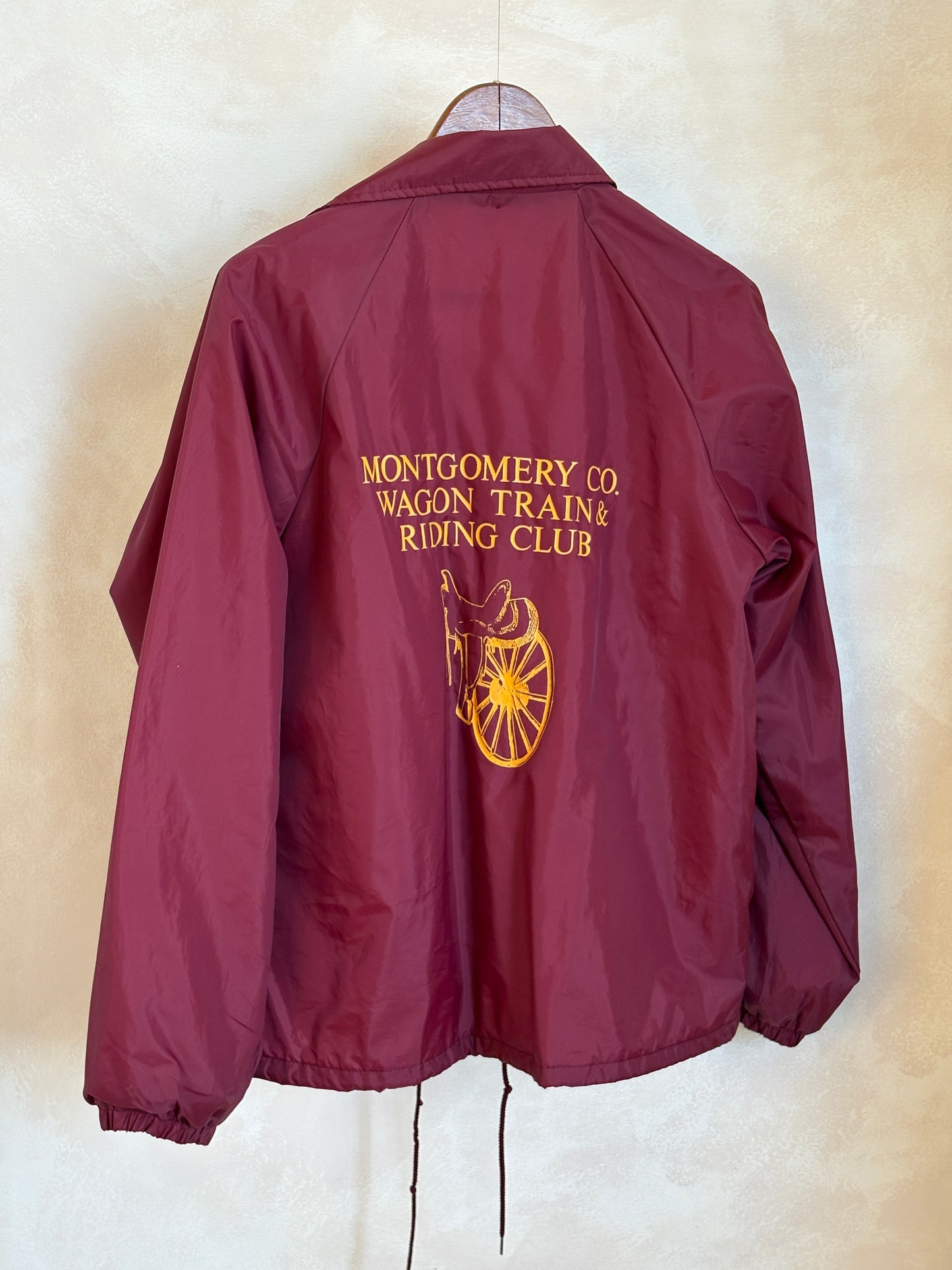 Size Med. Vintage 80s windbreaker made in USA