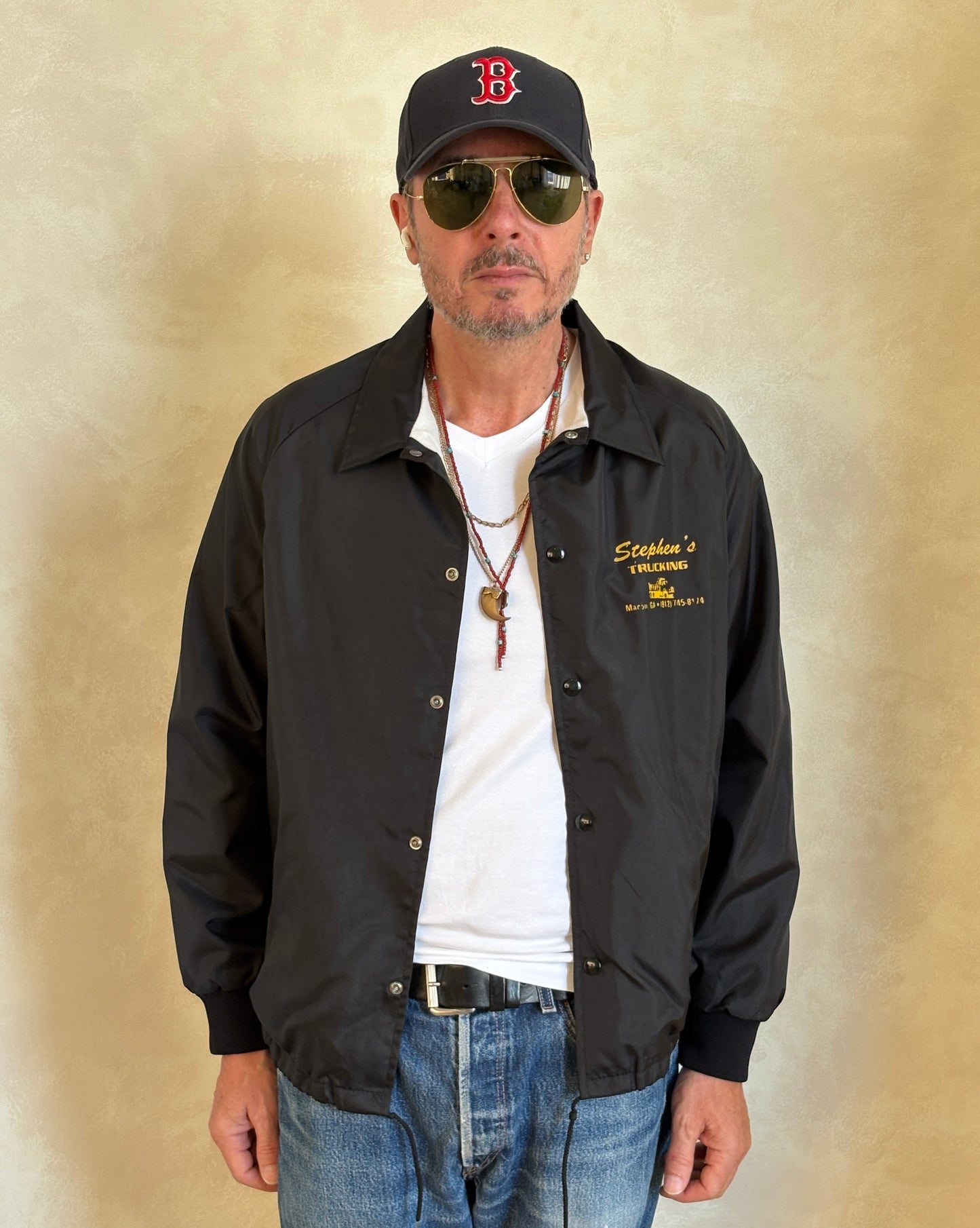 Size Med. Vintage 80s windbreaker made in USA
