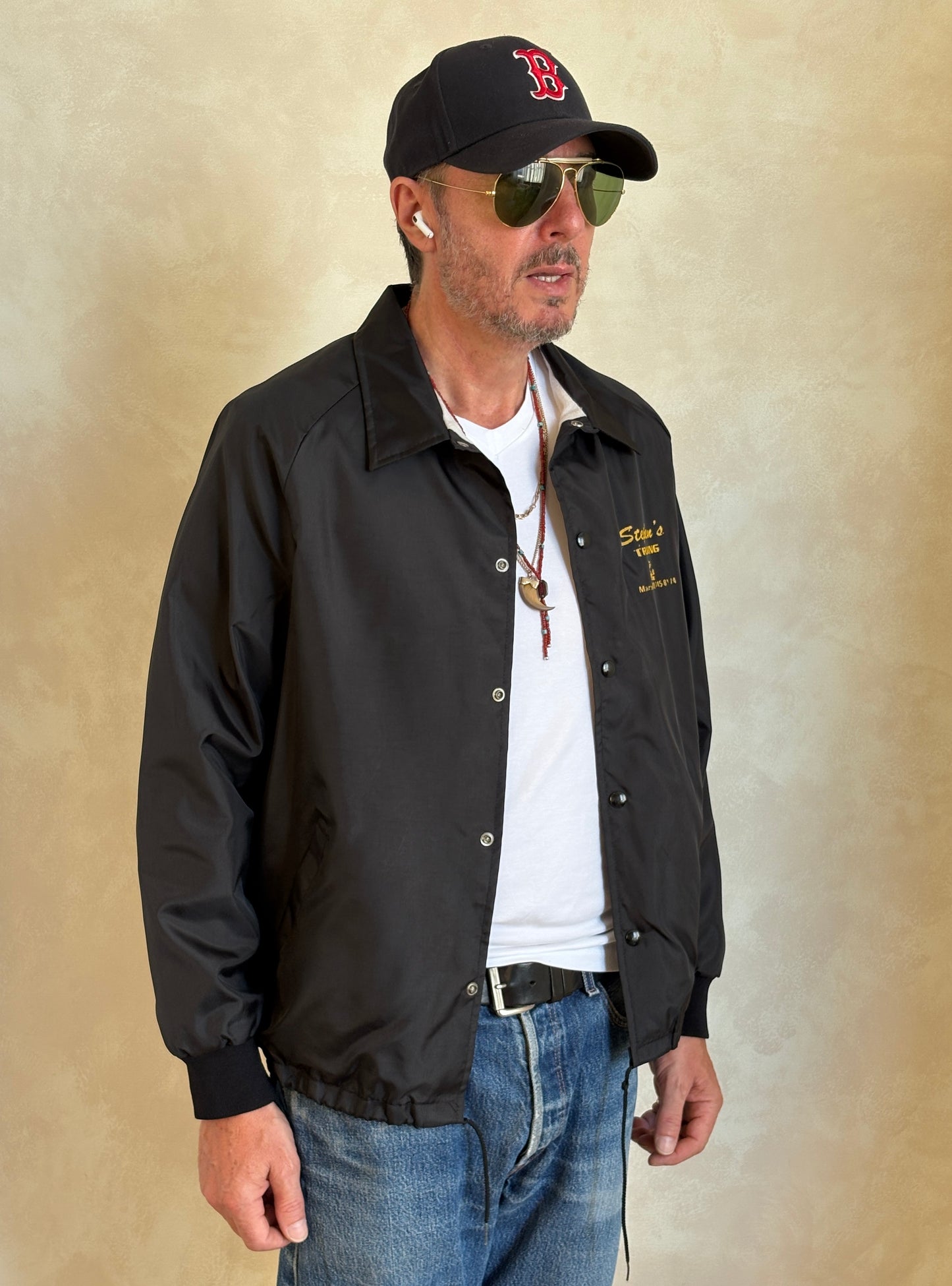 Size Med. Vintage 80s windbreaker made in USA