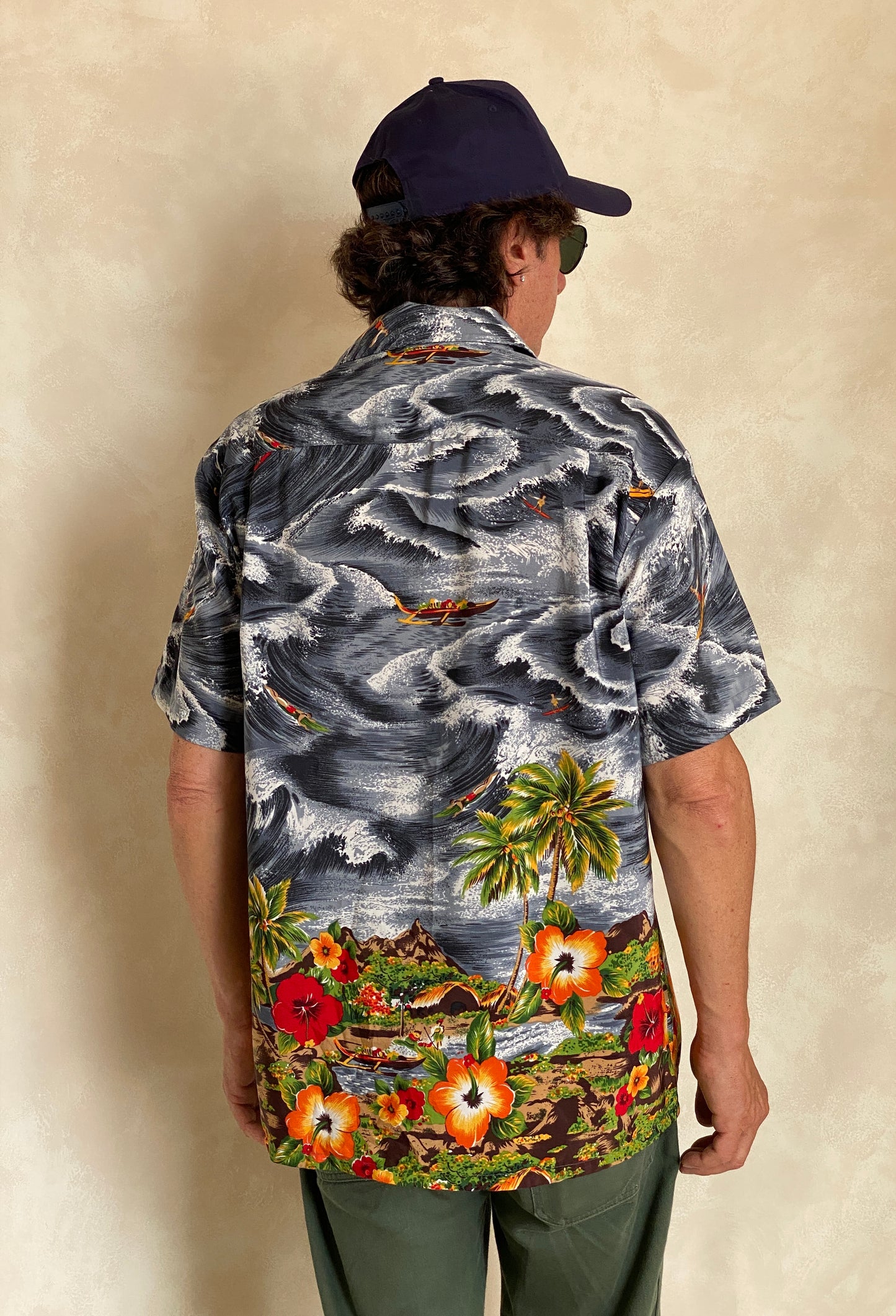 Size M. Vintage 90s Hawaiian cotton shirt