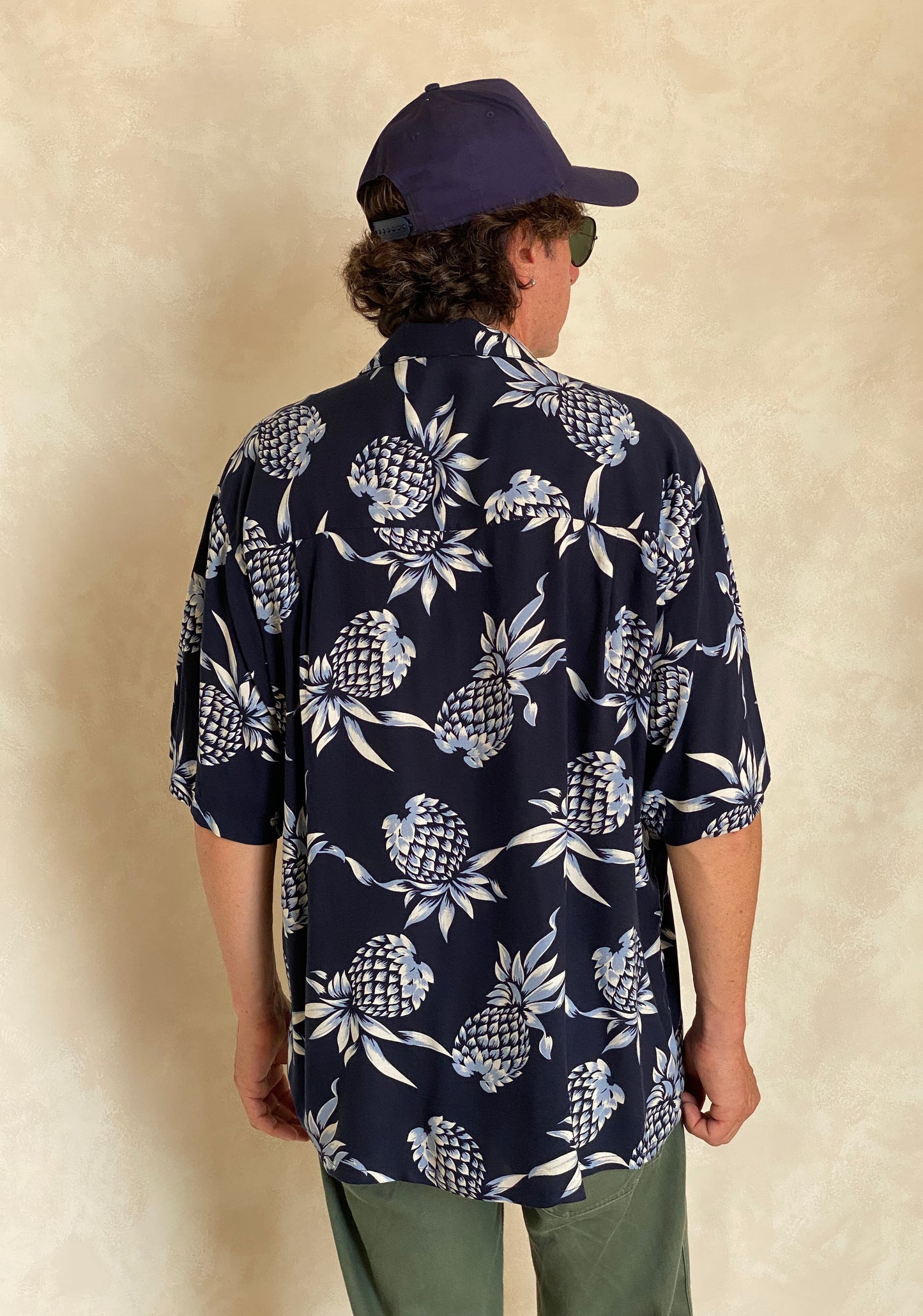 Size Large. Vintage 90s Hawaiian shirt