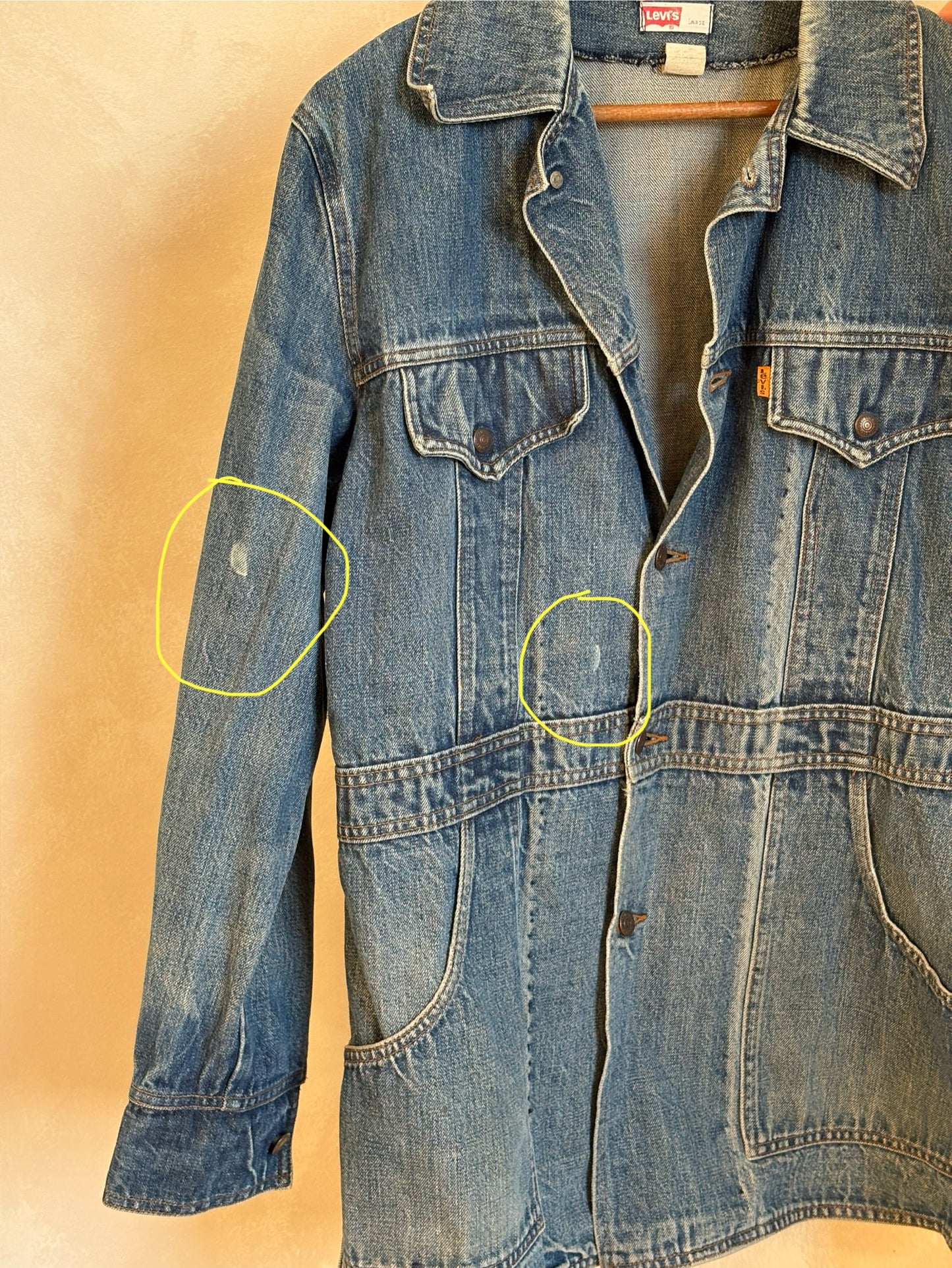 Size Large . Vintage 70s long Levis jacket Made in USA.
