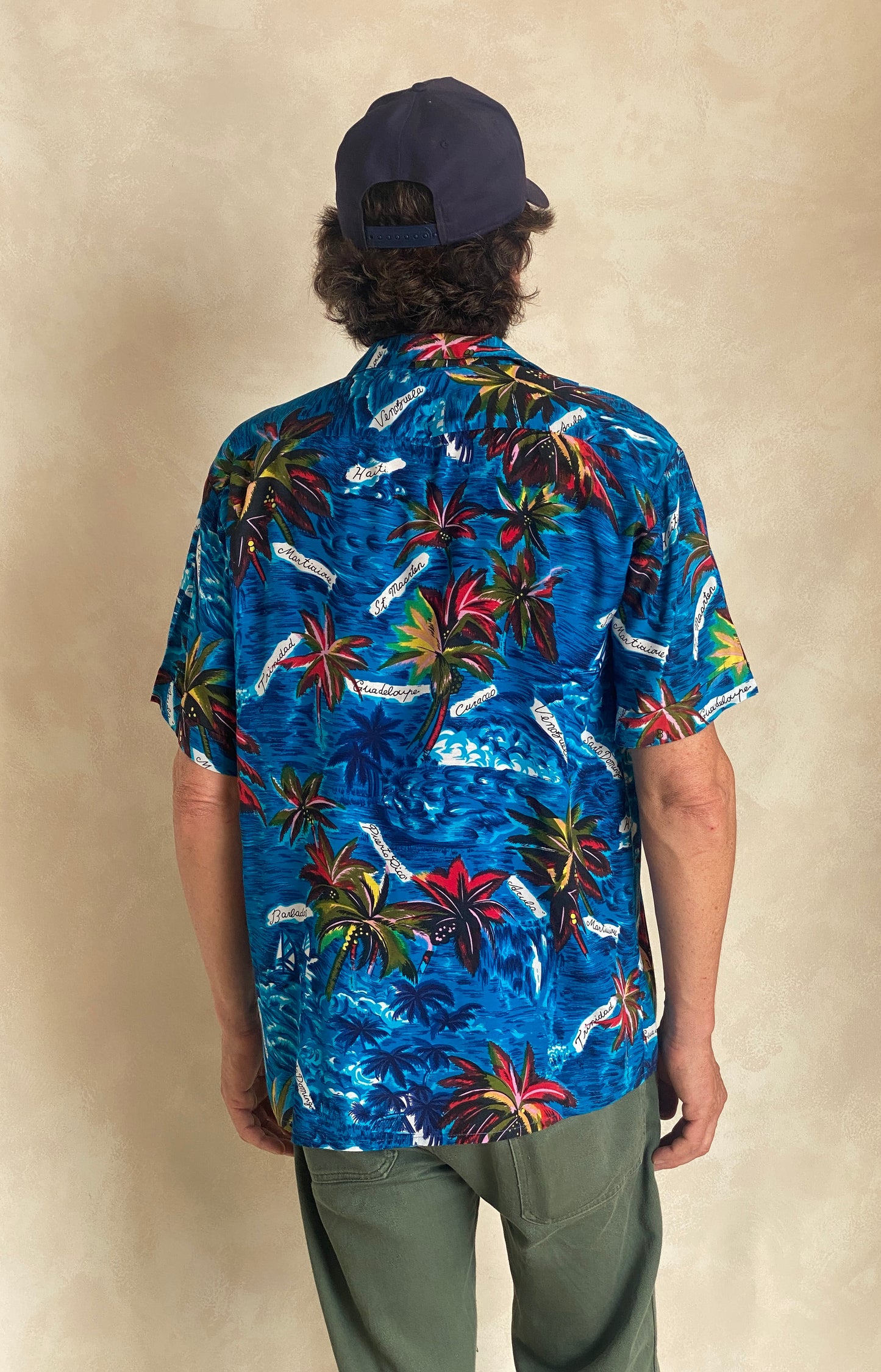 Size XL. Vintage 80s Hawaiian shirt