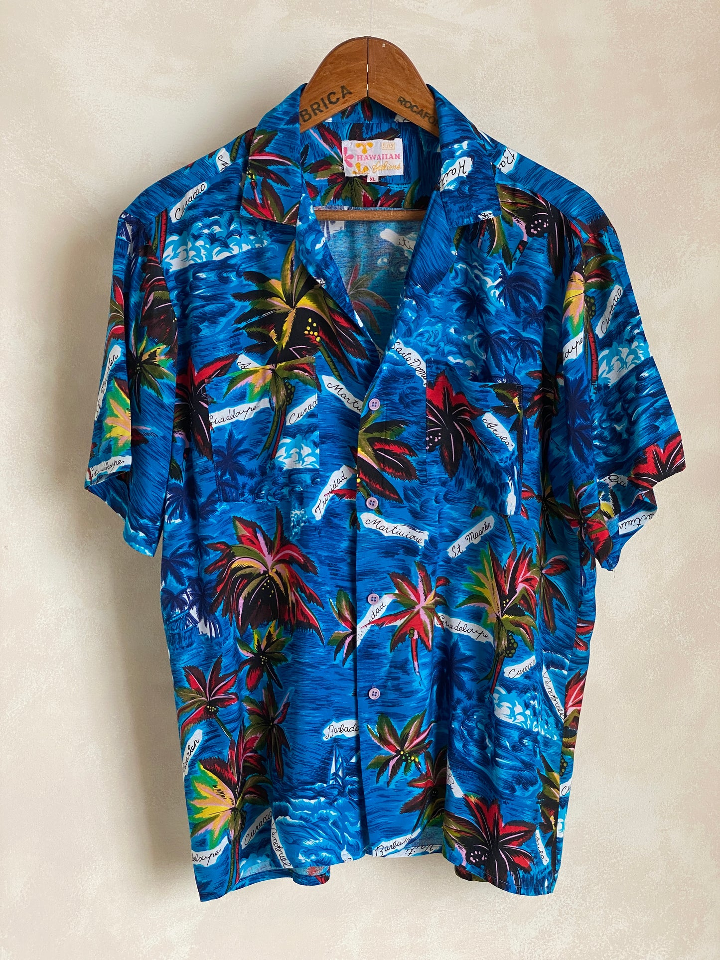 Size XL. Vintage 80s Hawaiian shirt