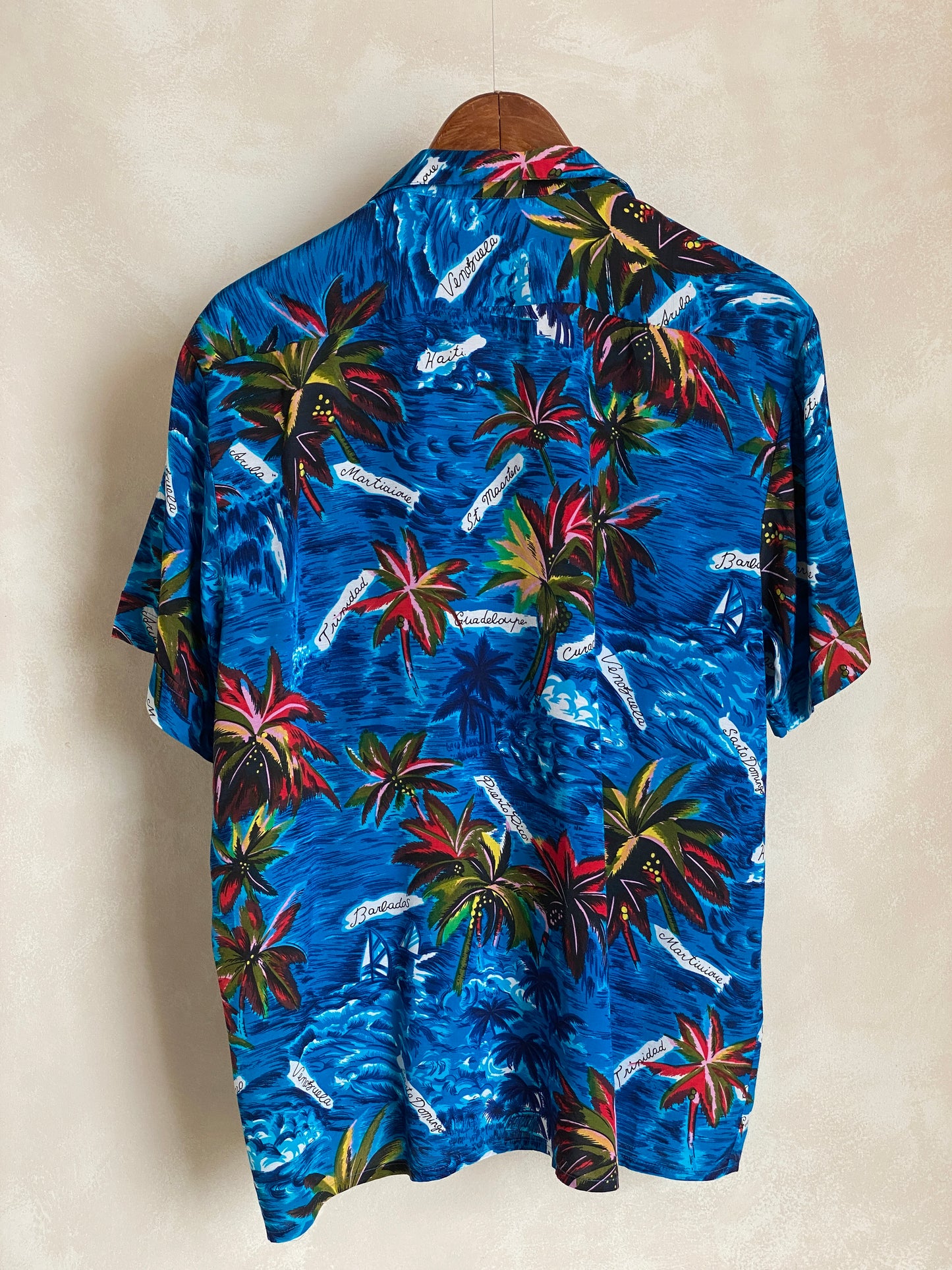 Size XL. Vintage 80s Hawaiian shirt