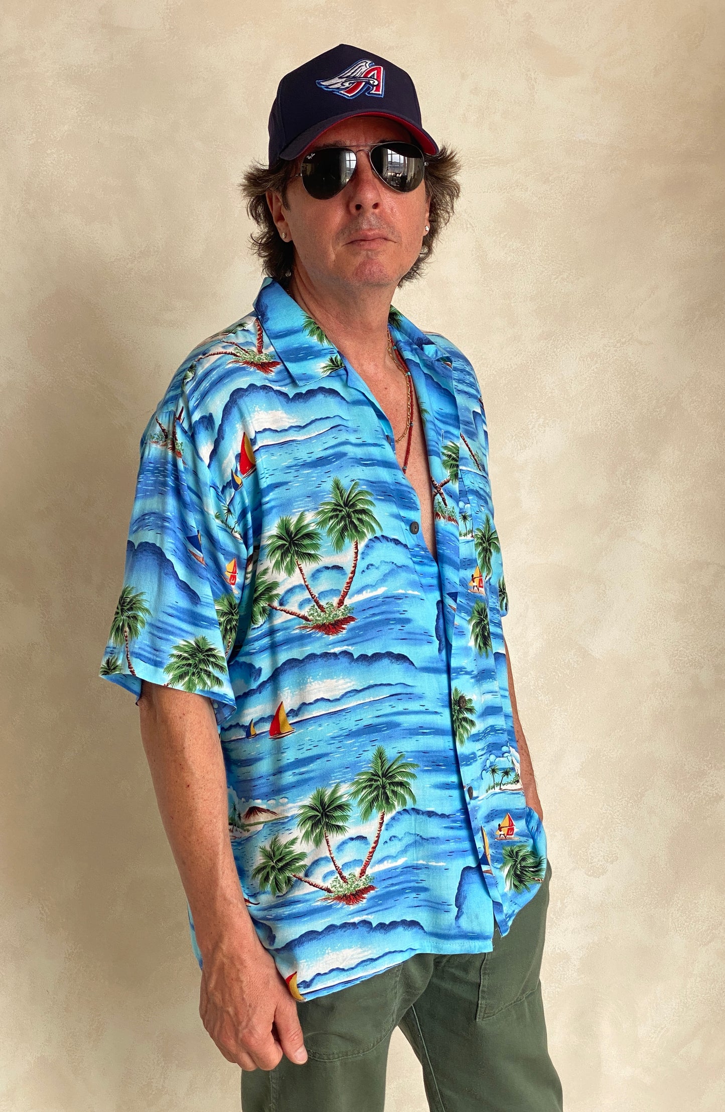 Size XL. Vintage 80s Hawaiian shirt