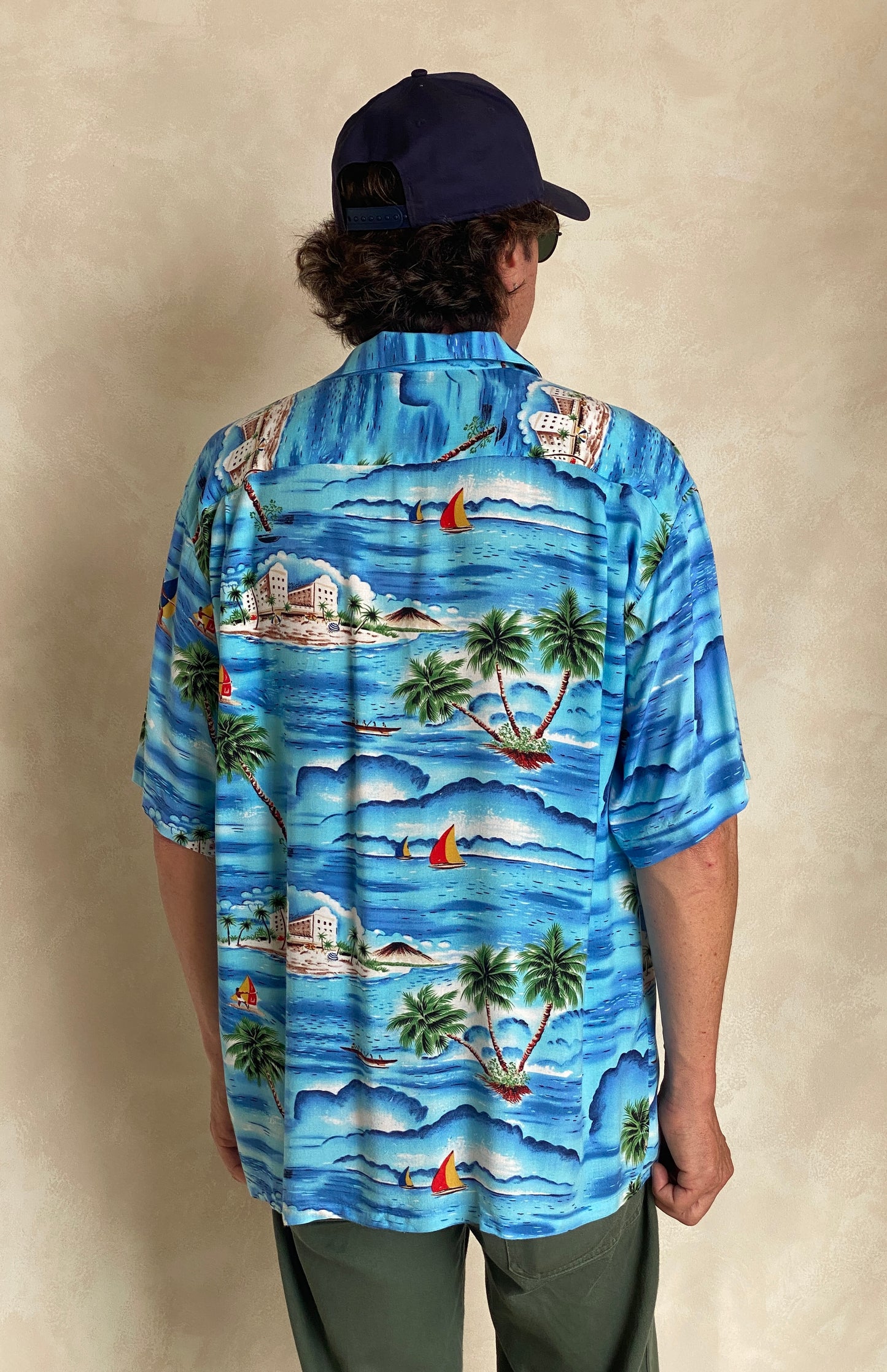 Size XL. Vintage 80s Hawaiian shirt
