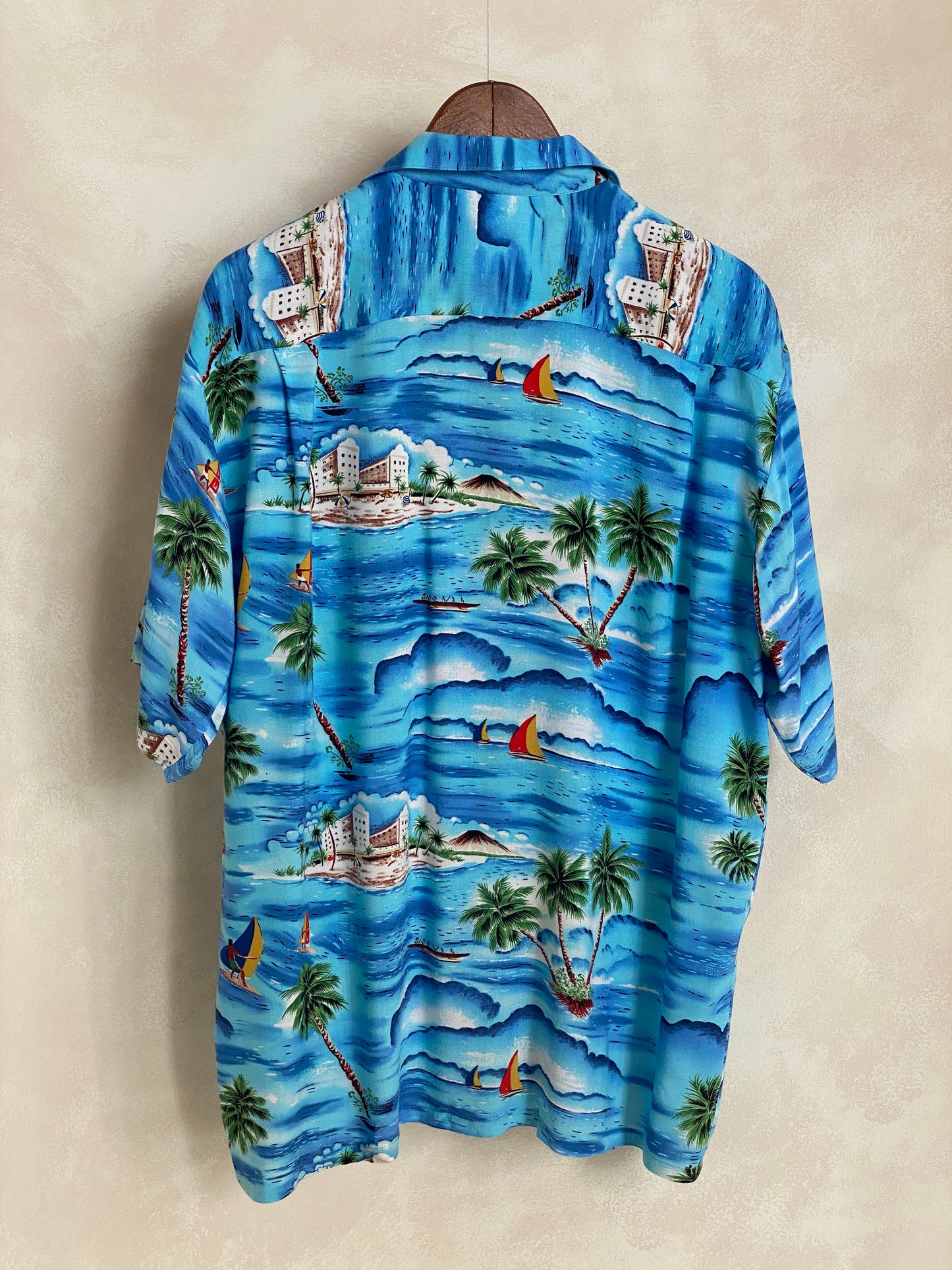 Size XL. Vintage 80s Hawaiian shirt