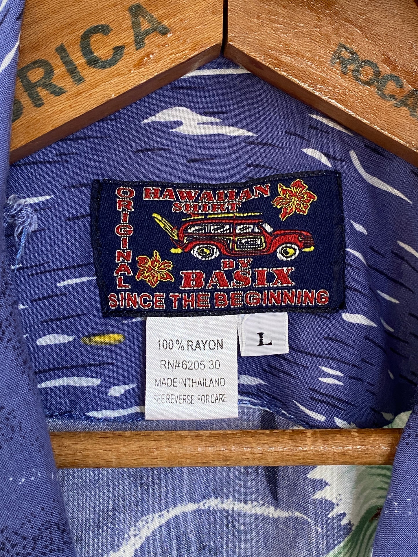 Size Large. Vintage 90s Hawaiian shirt