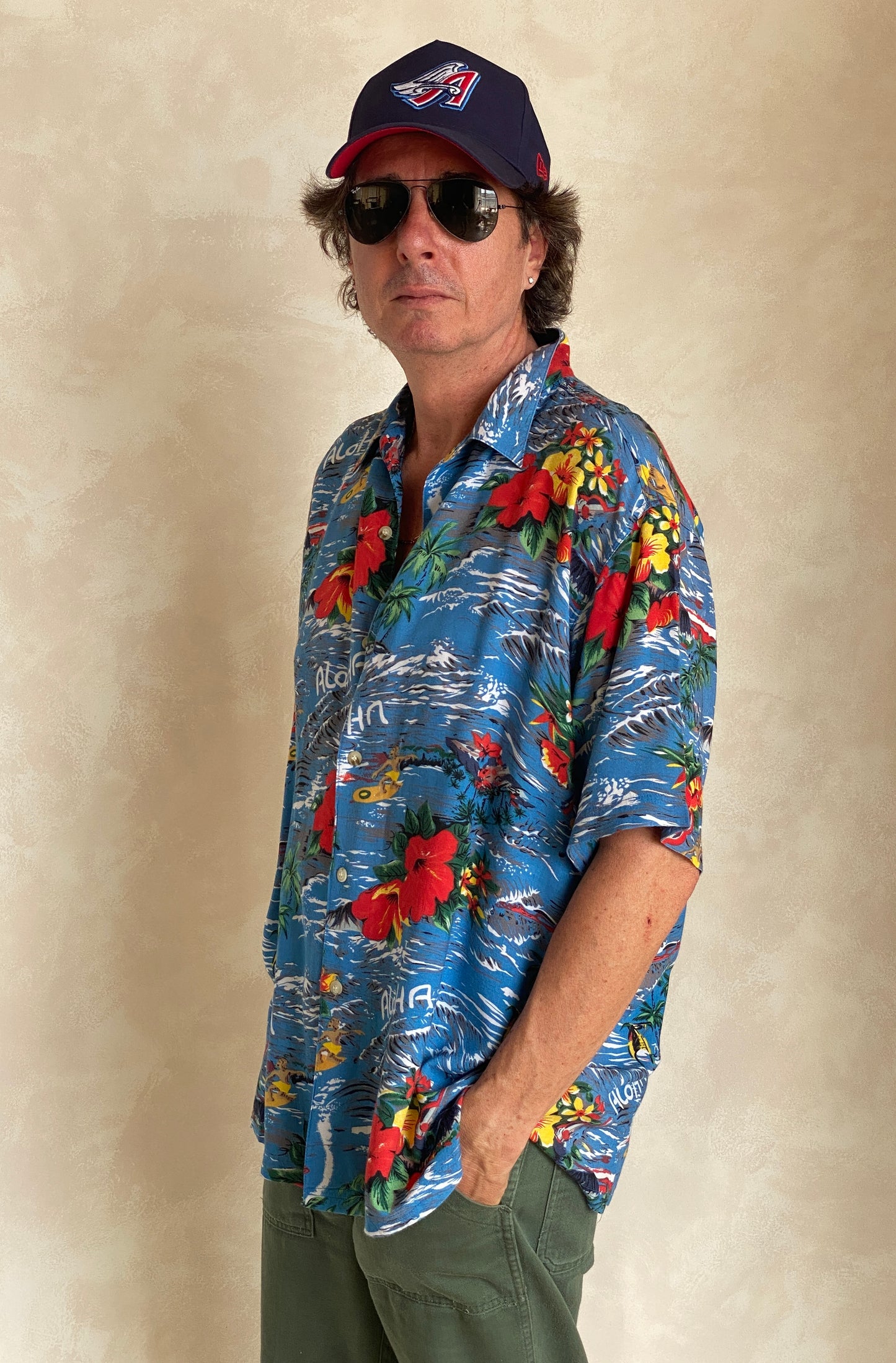 Size Large. Vintage 90s Hawaiian shirt
