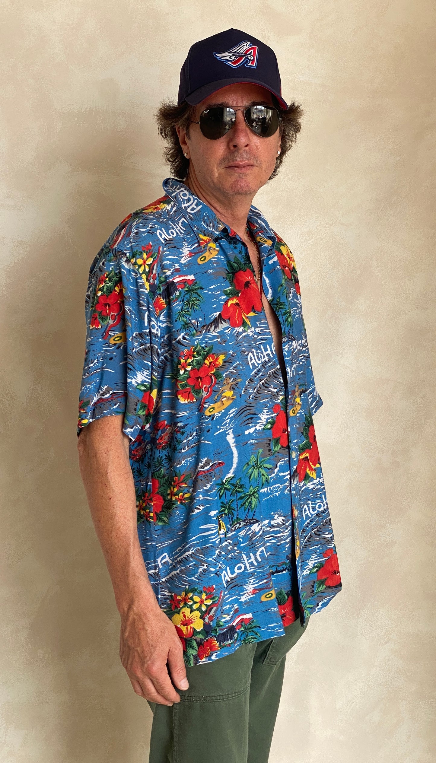 Size Large. Vintage 90s Hawaiian shirt