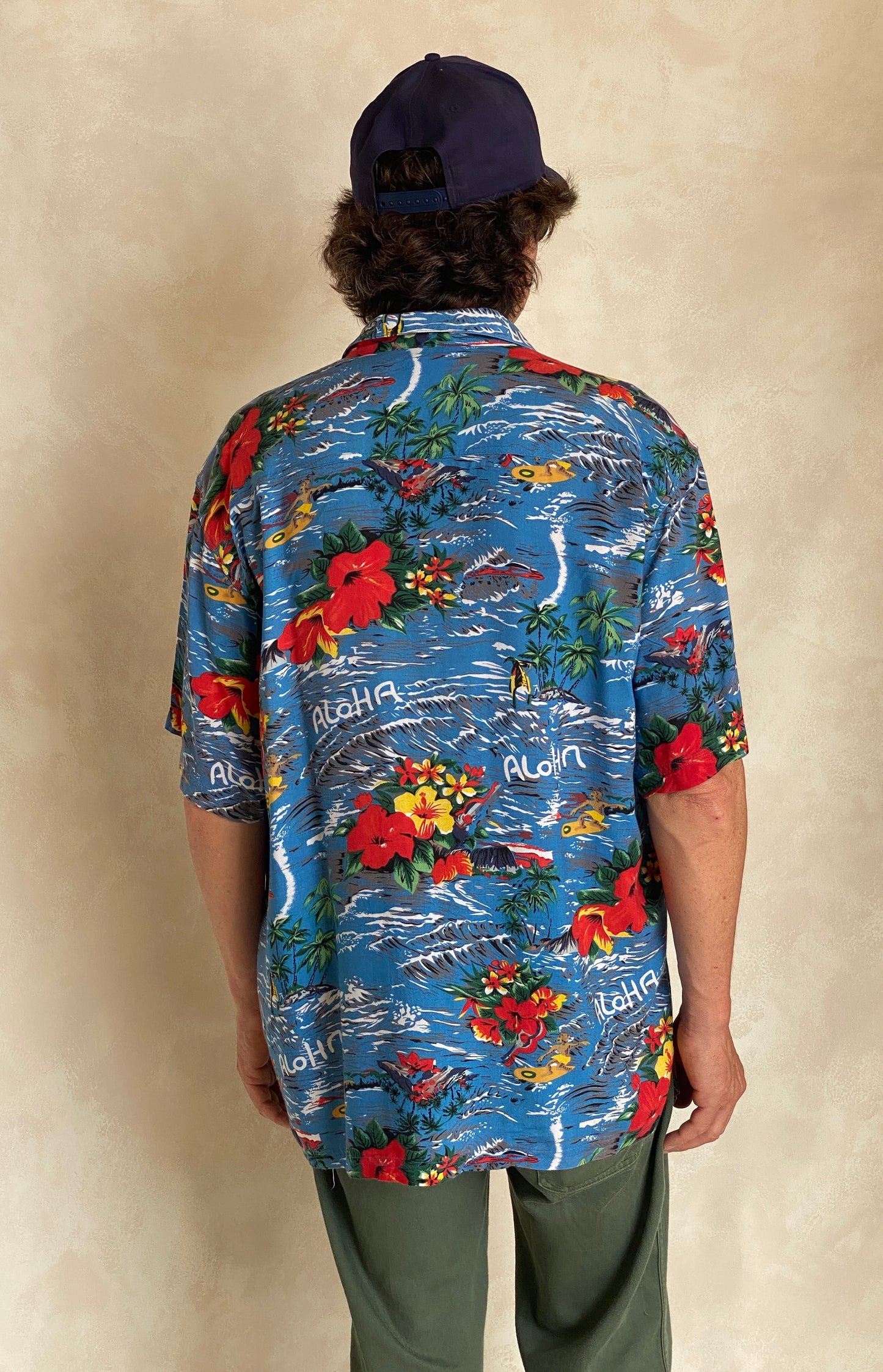 Size Large. Vintage 90s Hawaiian shirt