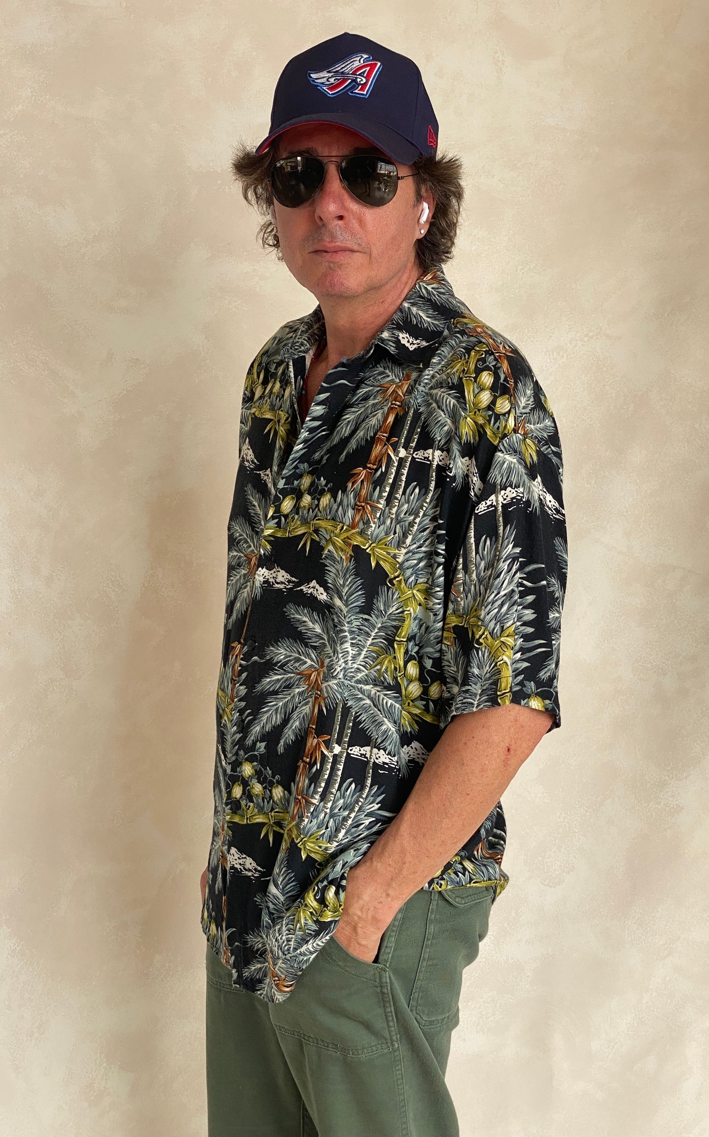 Size Small. Vintage 90s Hawaiian shirt