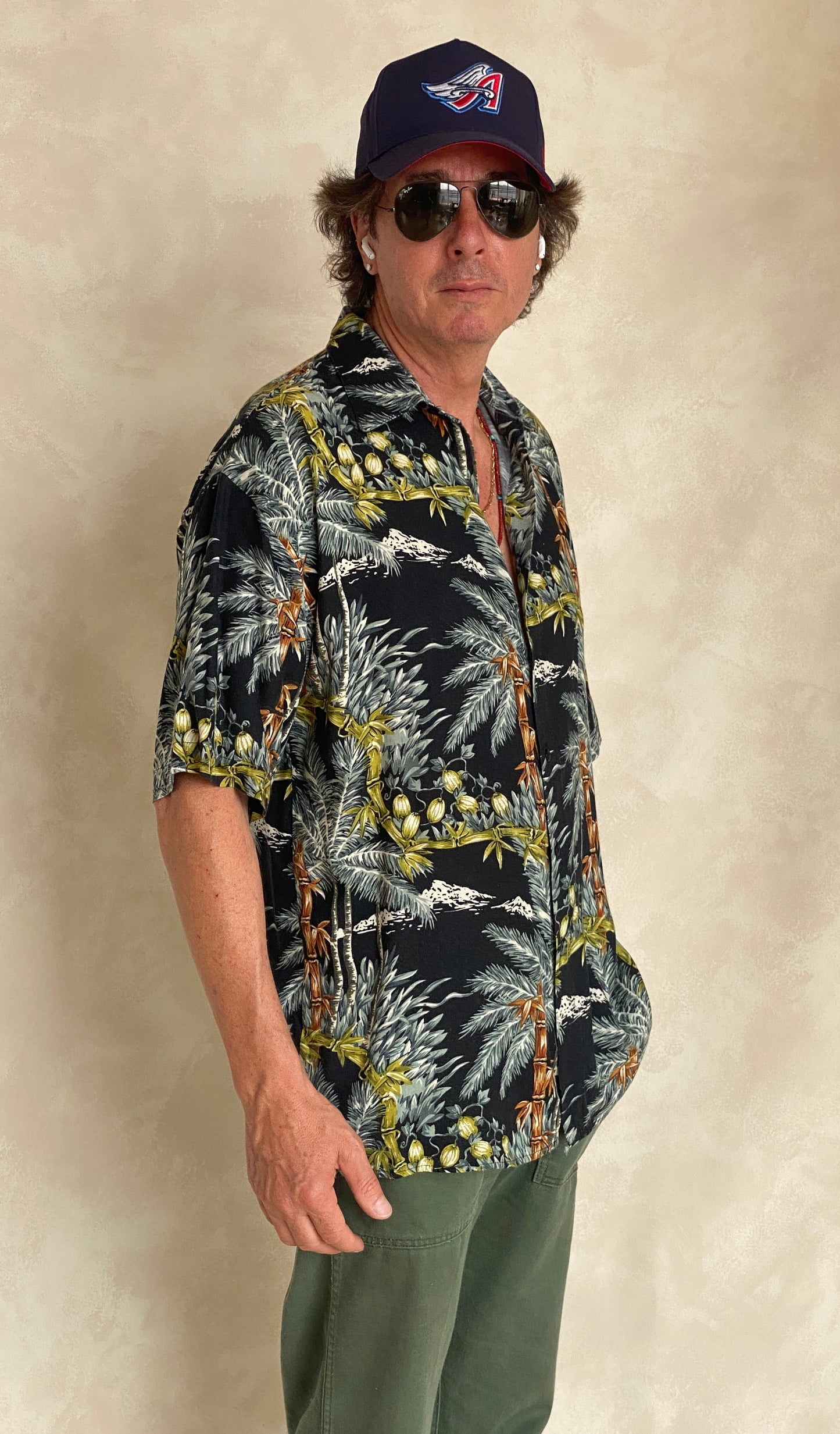 Size Small. Vintage 90s Hawaiian shirt