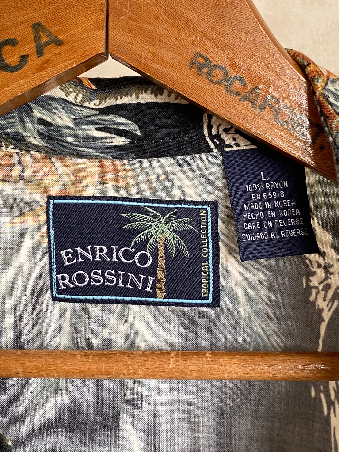 Size Small. Vintage 90s Hawaiian shirt