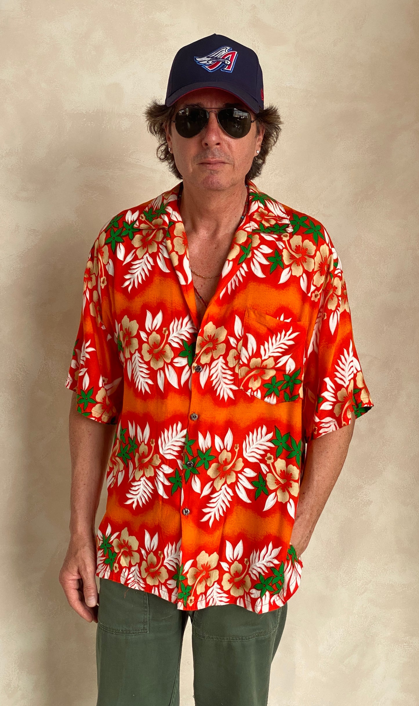 Size Large. Vintage 90s Hawaiian shirt