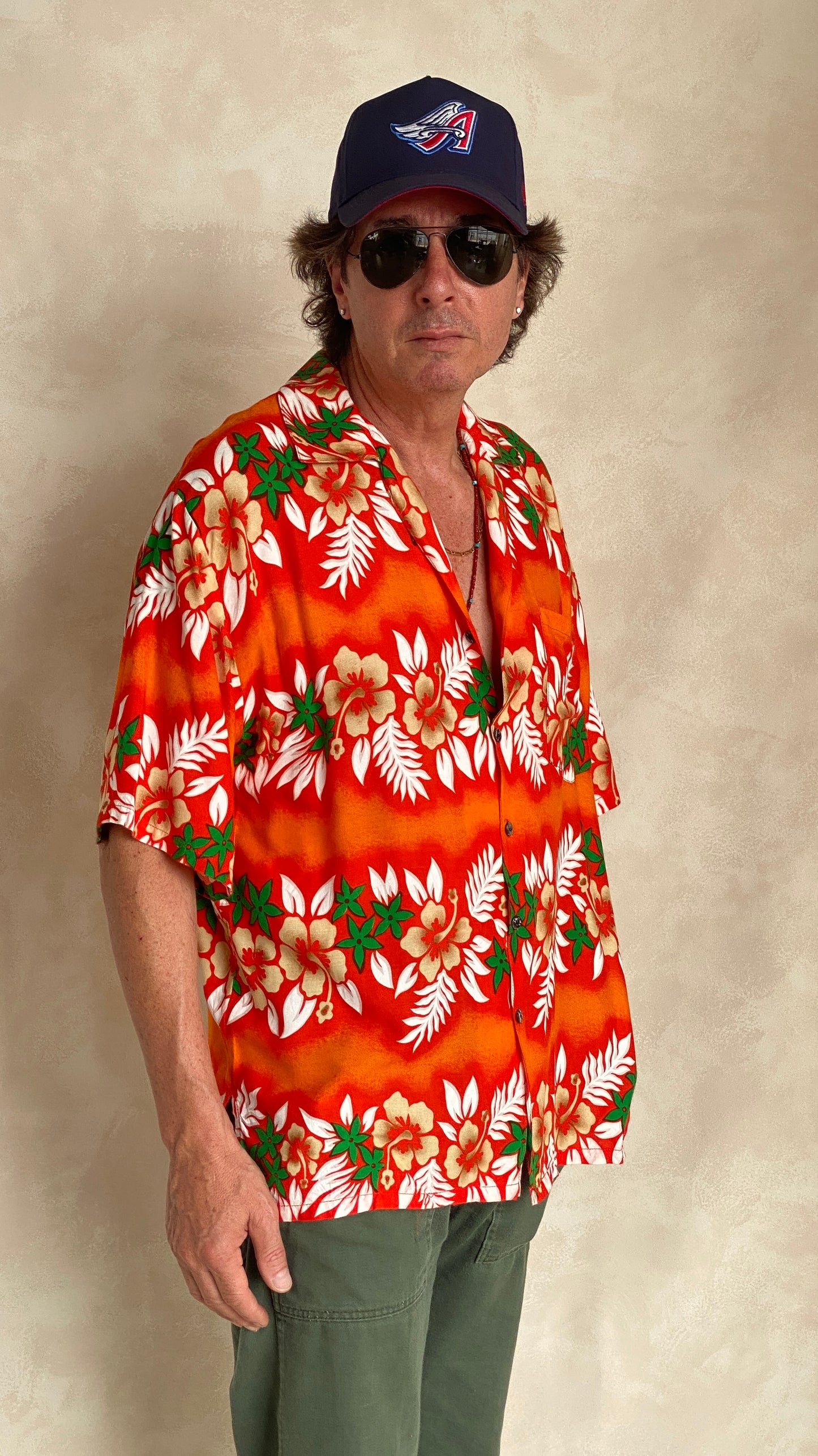Size Large. Vintage 90s Hawaiian shirt
