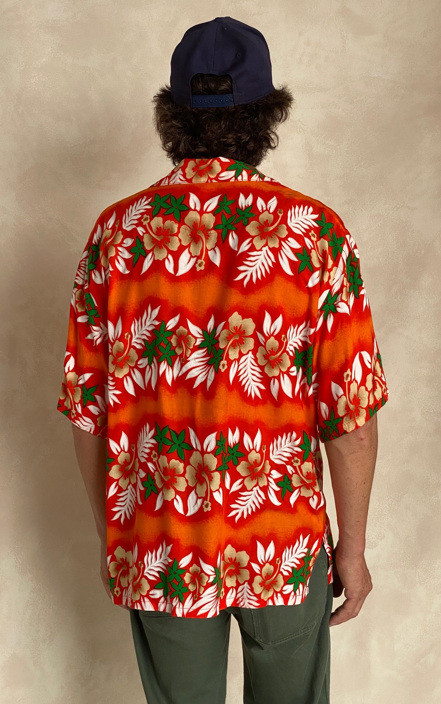 Size Large. Vintage 90s Hawaiian shirt