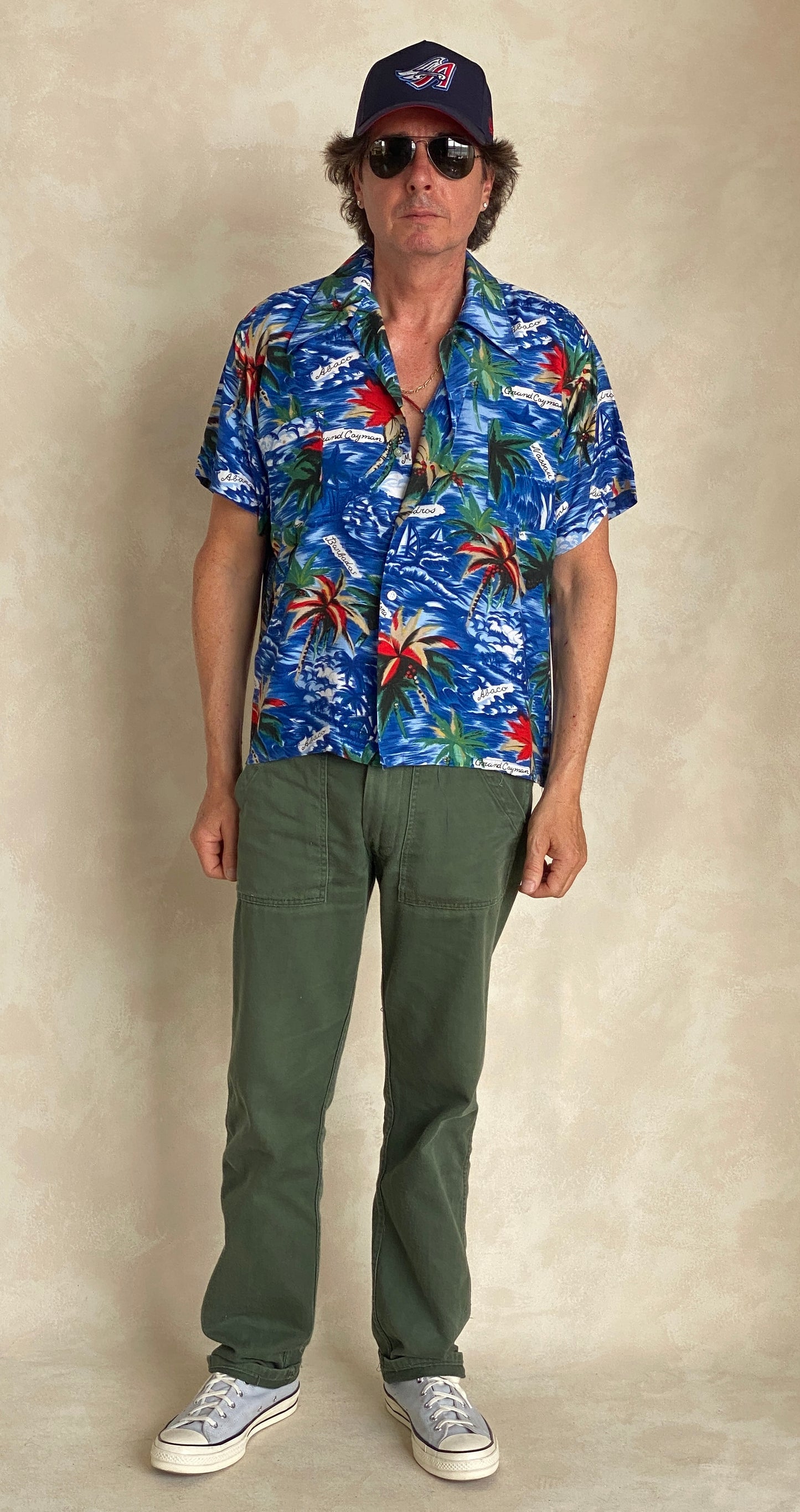 Size Large. Vintage 70s Hawaiian shirt
