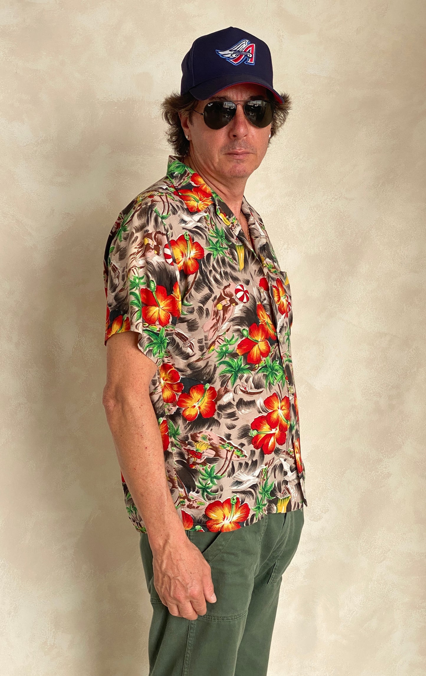 Size Med. Vintage 60s Aloha Hawaiian shirt Made in Japan