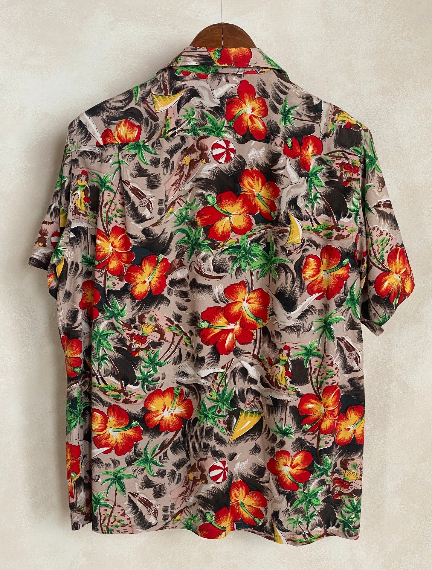 Size Med. Vintage 60s Aloha Hawaiian shirt Made in Japan