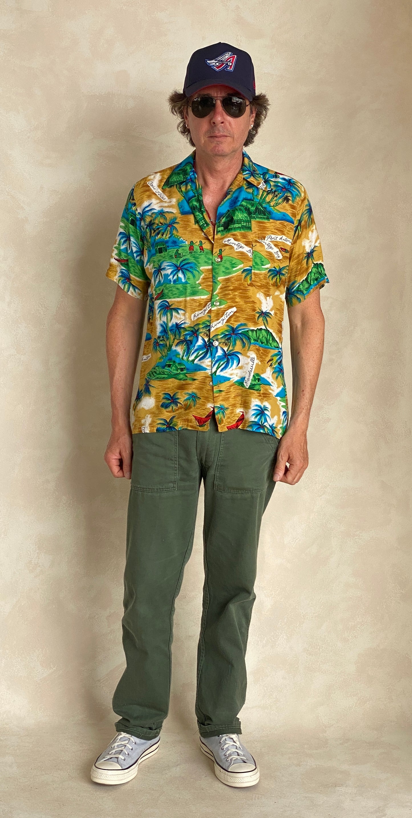 Size Med. Vintage 60s Hawaiian shirt Made in Jamaica