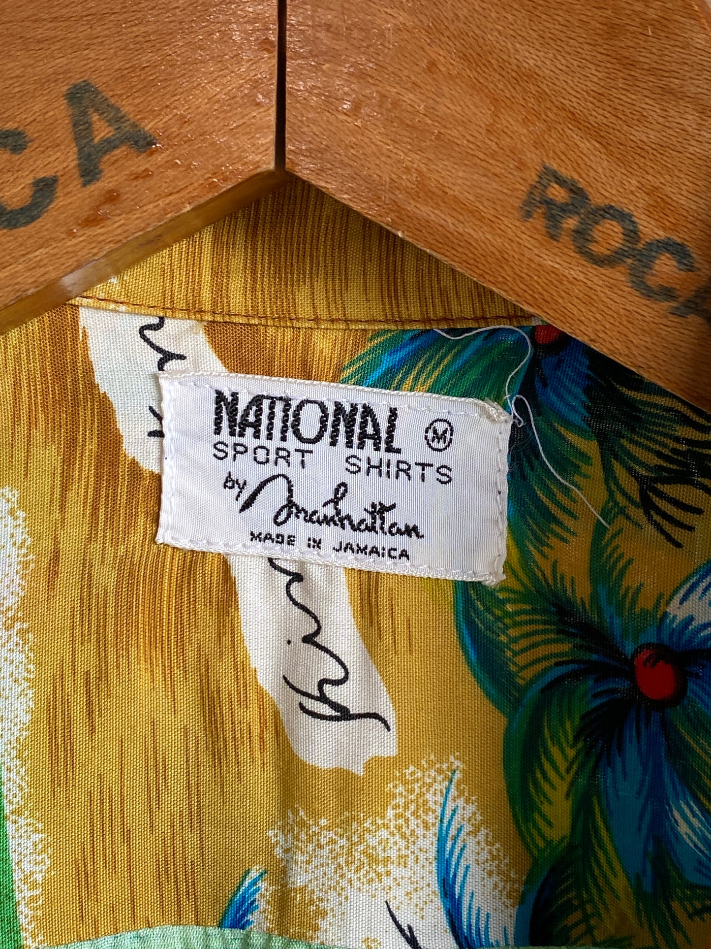 Size Med. Vintage 60s Hawaiian shirt Made in Jamaica
