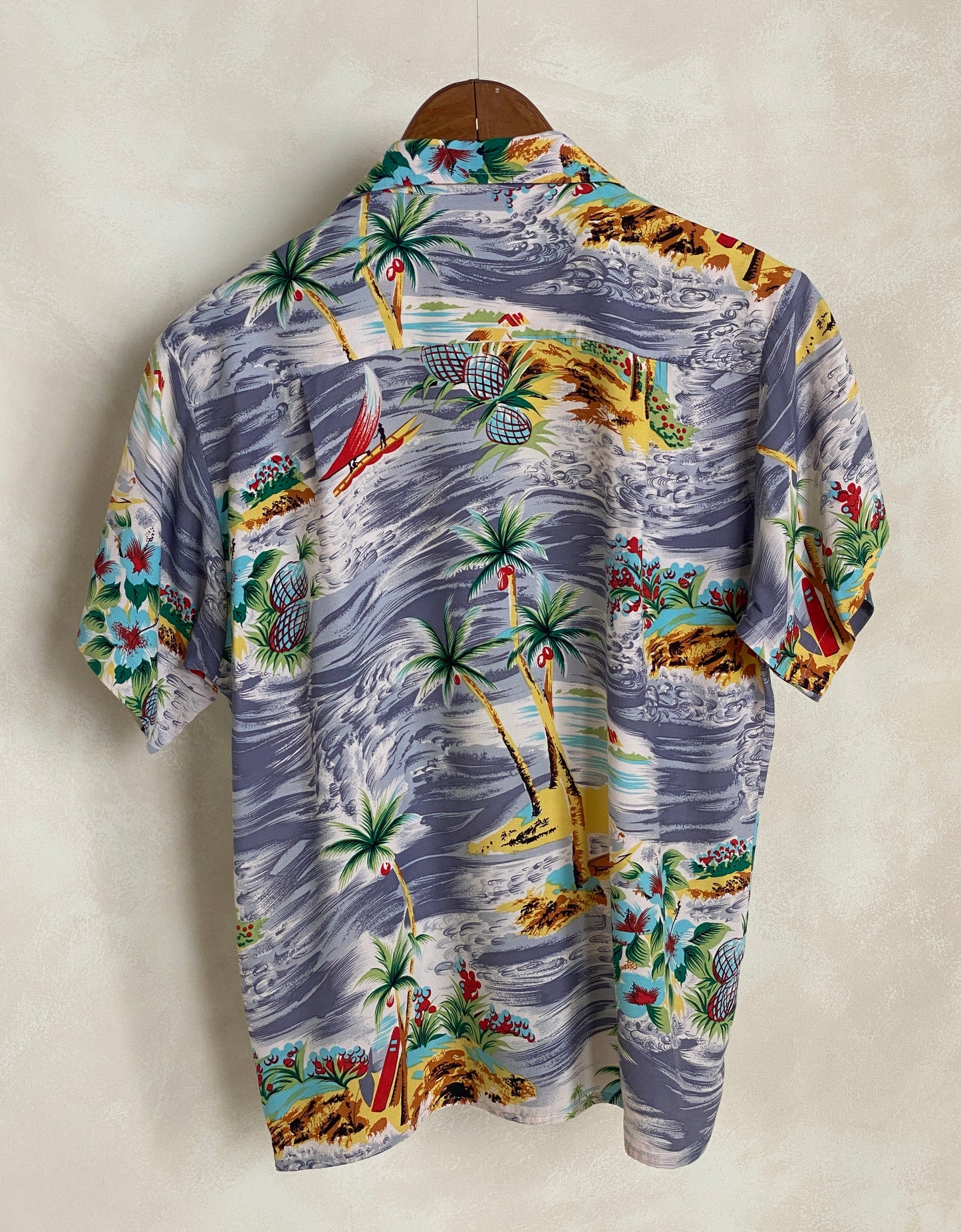 Size 14/16 youth . Vintage 90s Hawaiian shirt