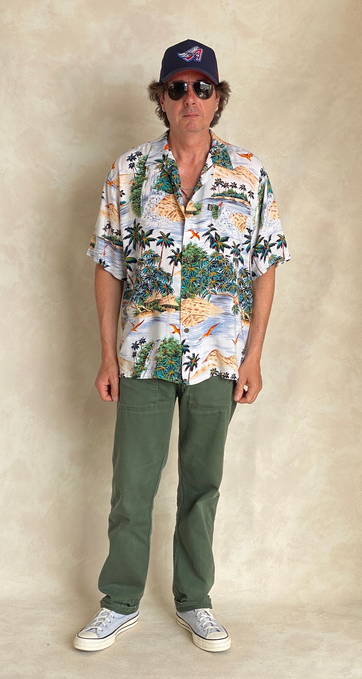 Size Large. Vintage 90s Hawaiian shirt