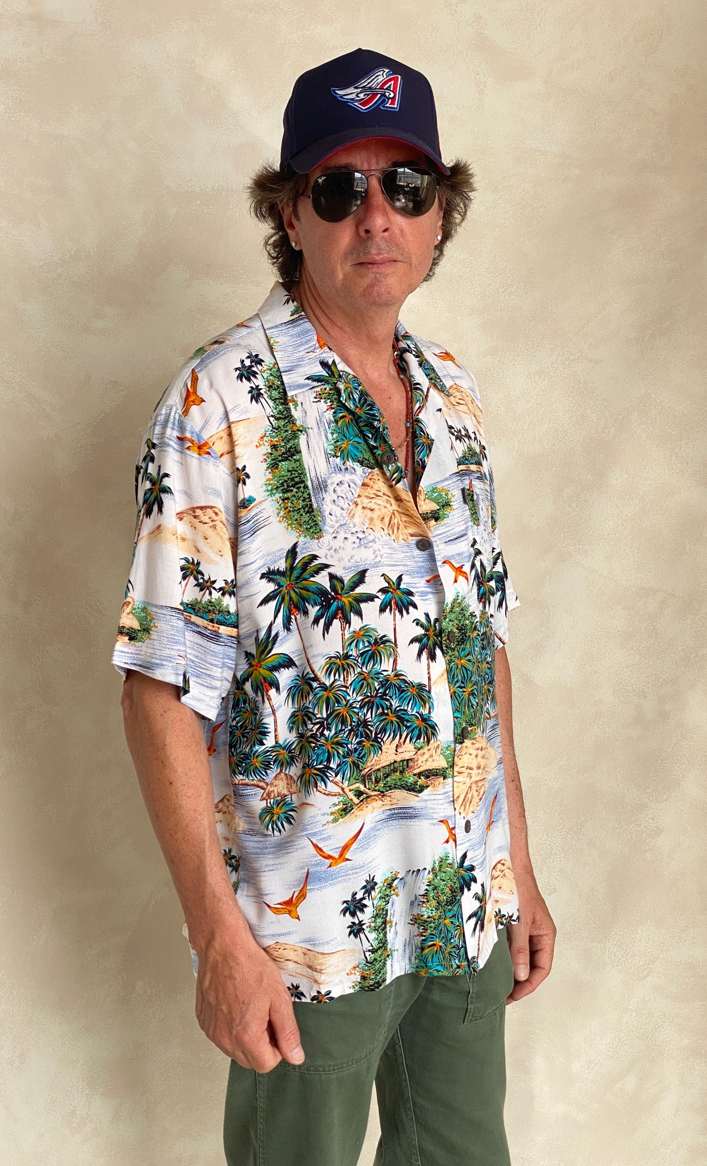 Size Large. Vintage 90s Hawaiian shirt